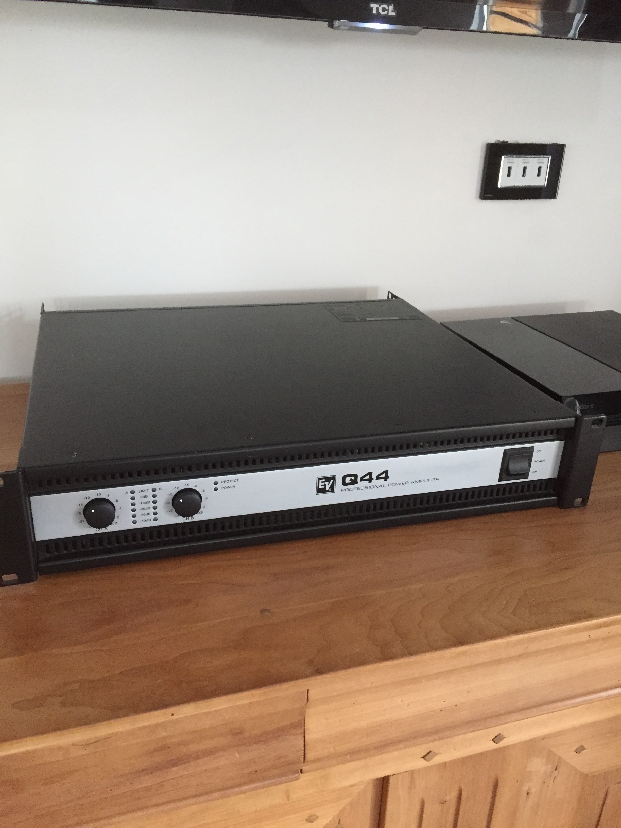 Q44 MK2 ElectroVoice Q44 MK2 Audiofanzine