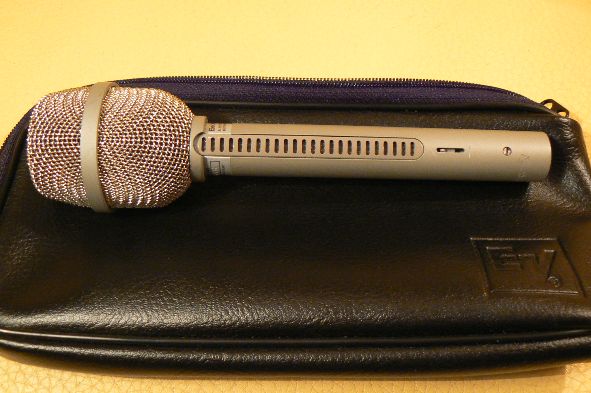 Microphone ElectroVoice RE11 de 1996 (IledeFrance) Audiofanzine