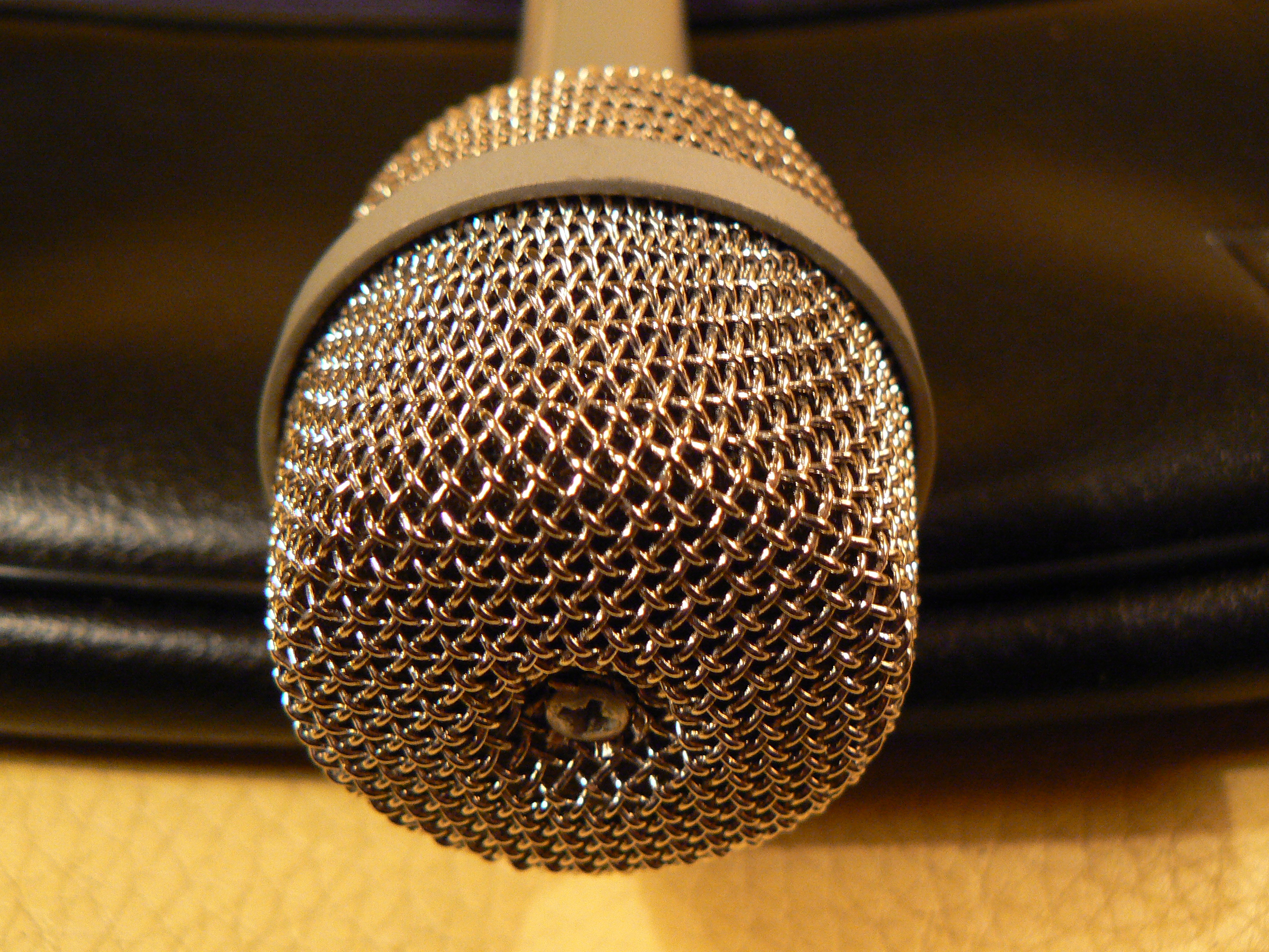 Microphone ElectroVoice RE11 de 1996 (IledeFrance) Audiofanzine