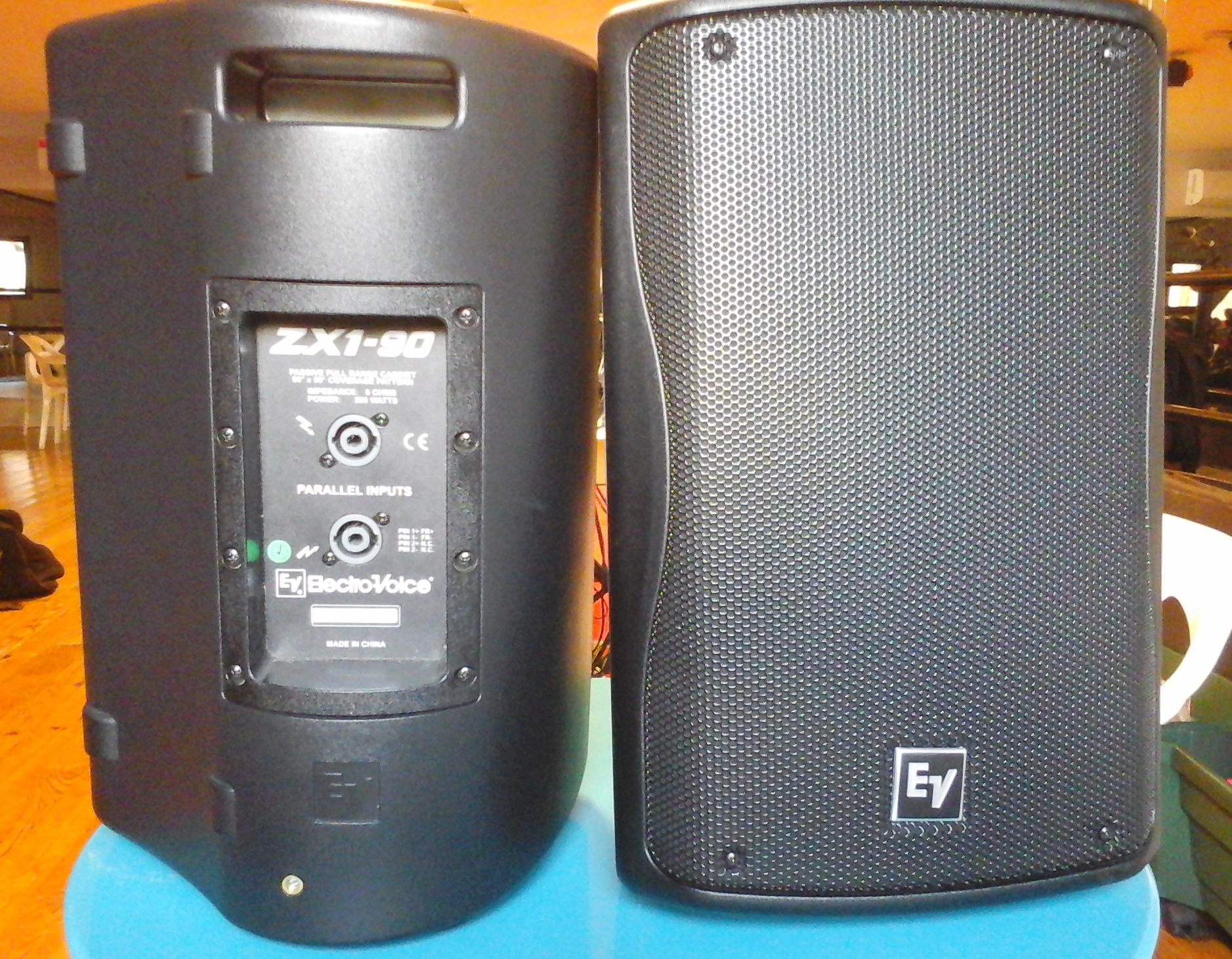 ZX1 - Electro-Voice ZX1 - Audiofanzine