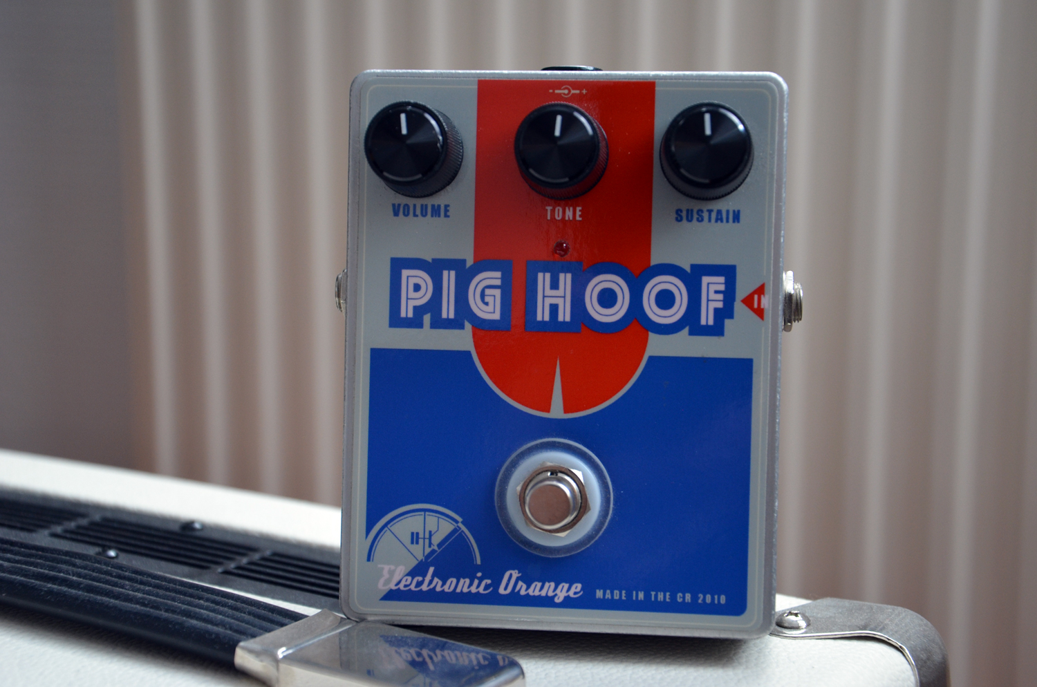 Photo Electronic Orange Pig Hoof Electronic Orange Pig Hoof (81093