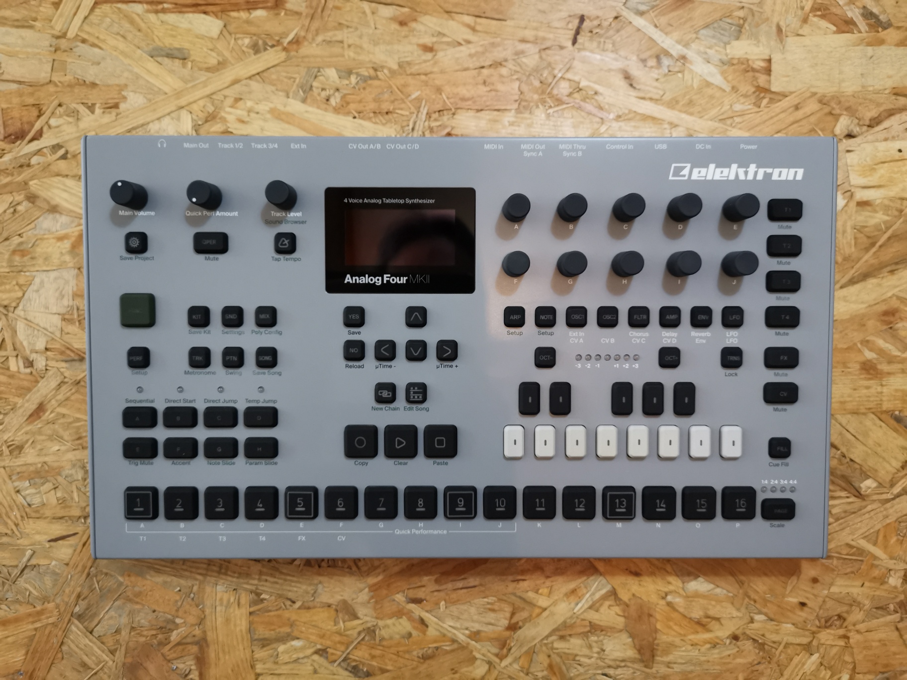 Analog Four MKII Elektron Analog Four MKII Audiofanzine