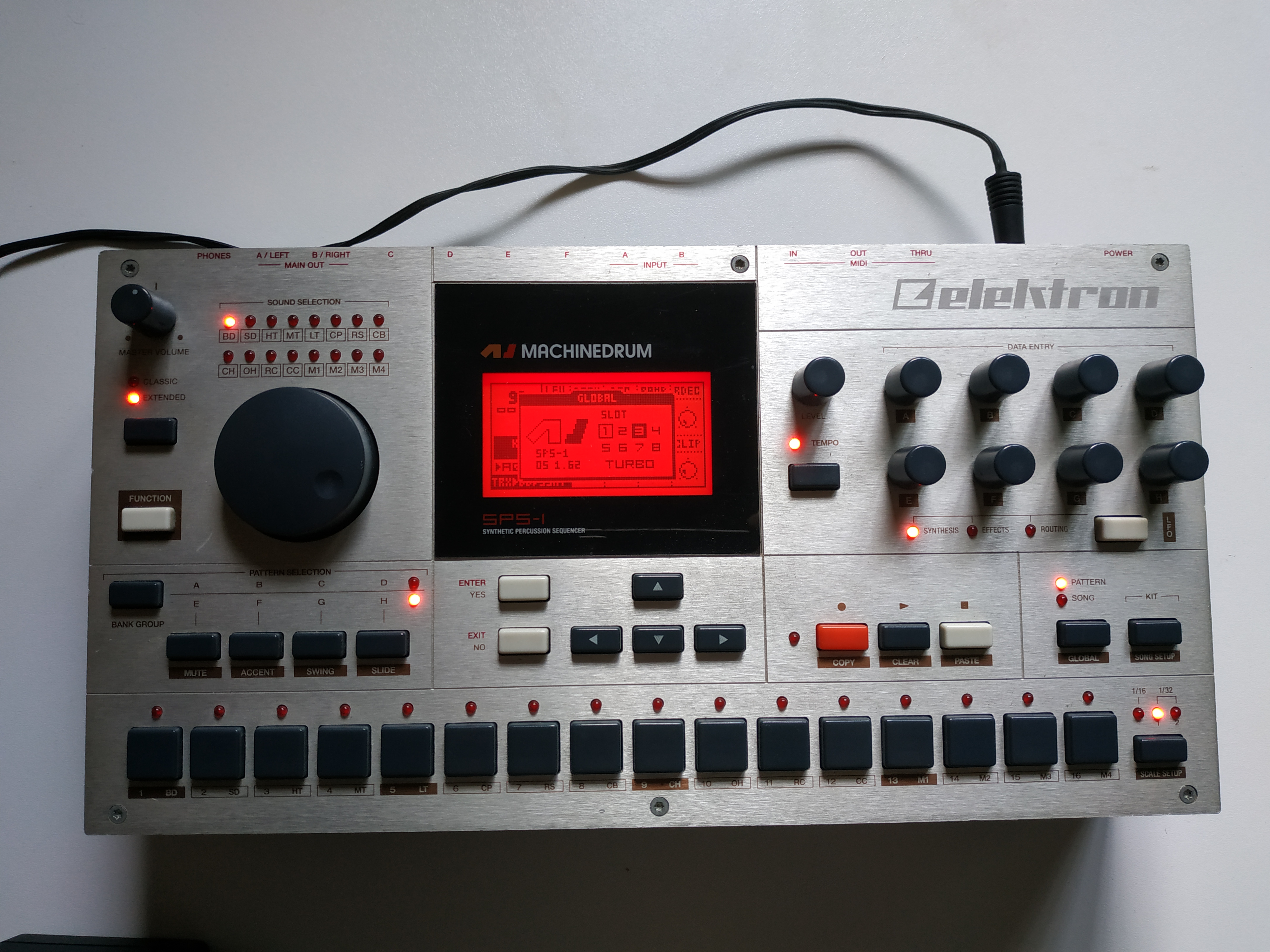 MACHINEDRUM SPS1 Elektron Machinedrum SPS1 Audiofanzine