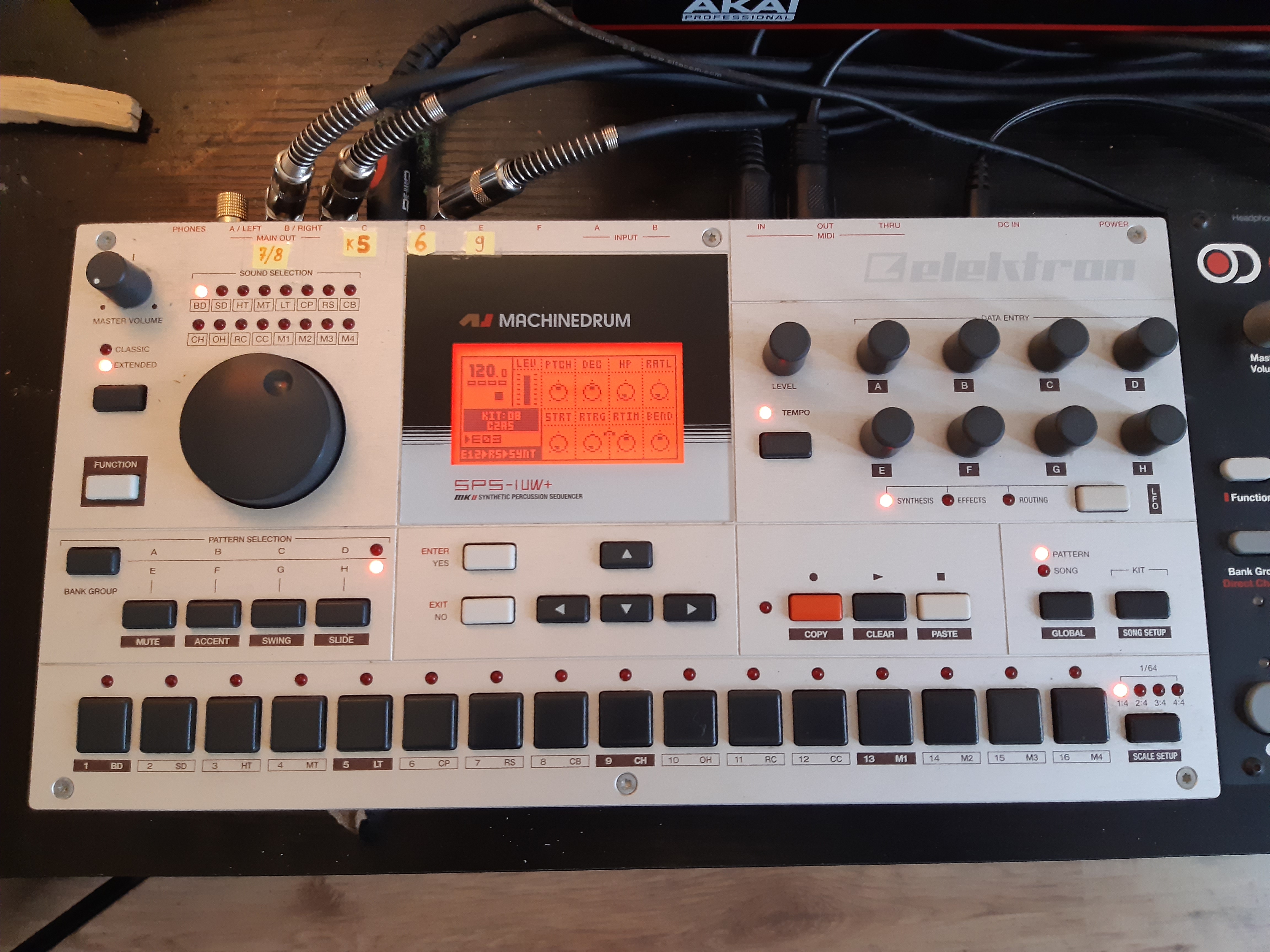 Machinedrum SPS1UW MKII Elektron Machinedrum SPS1UW MKII Audiofanzine