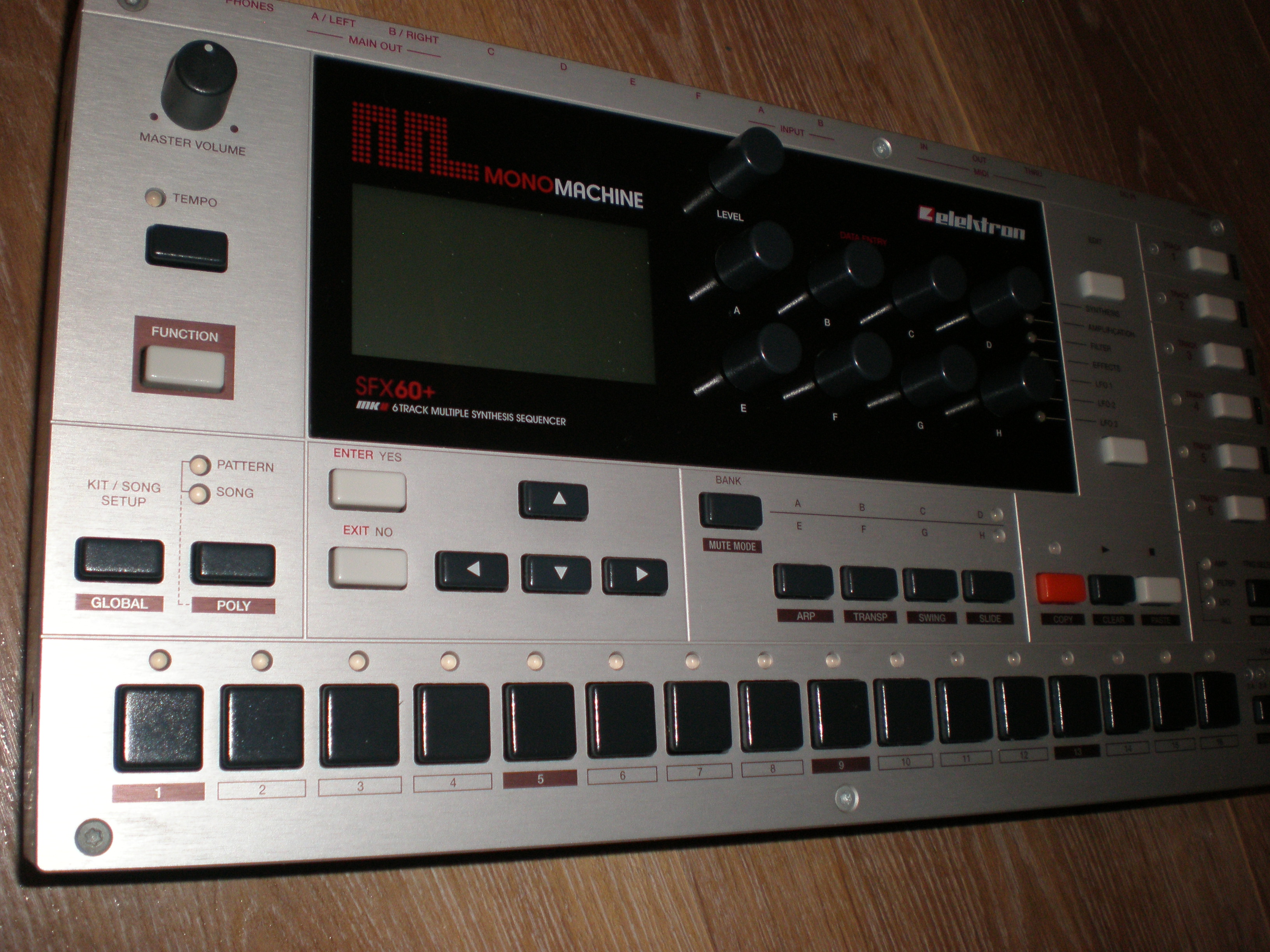 Photo Elektron Monomachine SFX60+ MKII Elektron Monomachine SFX60
