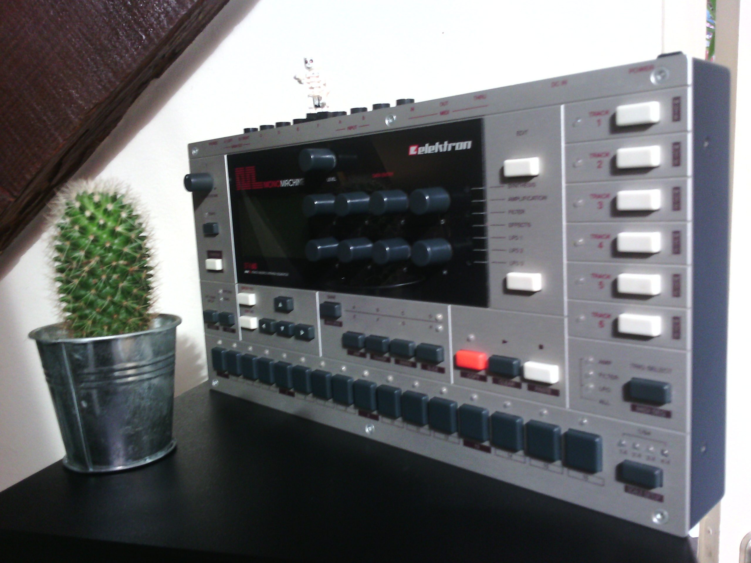 MONOMACHINE SFX60+ MKII Elektron Monomachine SFX60+ MKII Audiofanzine