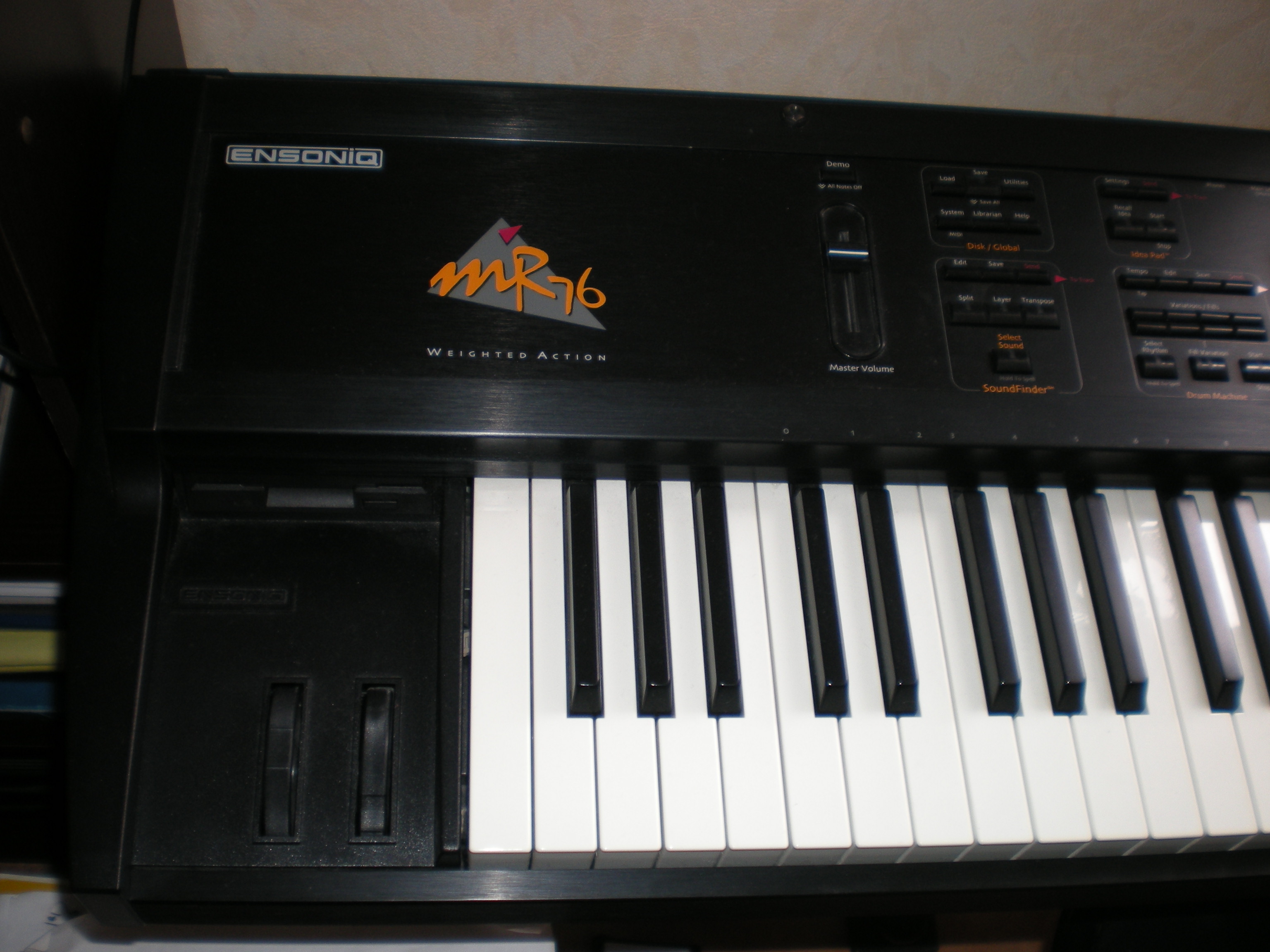 Ensoniq MR76 image (307991) Audiofanzine