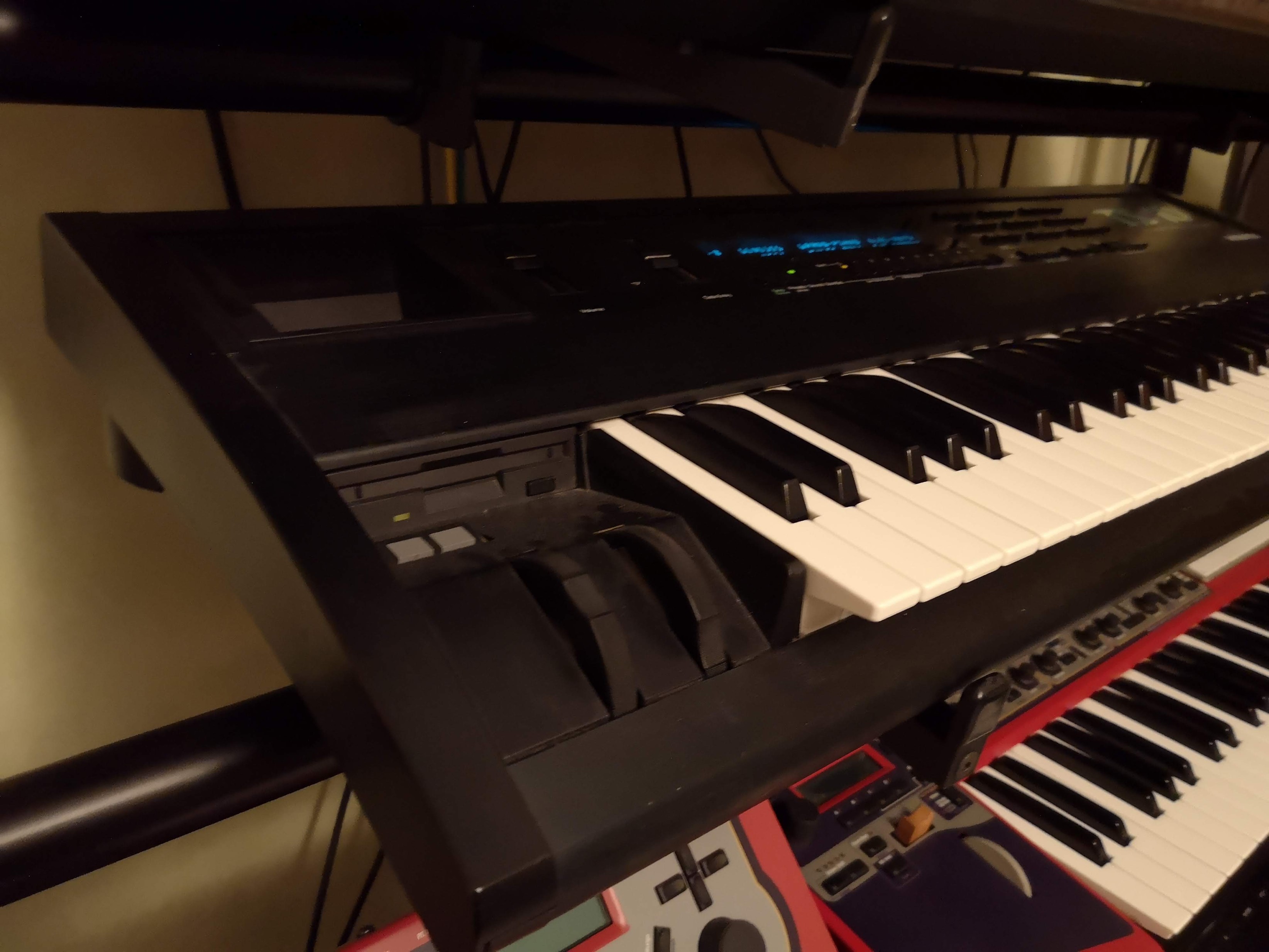 TS10 Ensoniq TS10 Audiofanzine