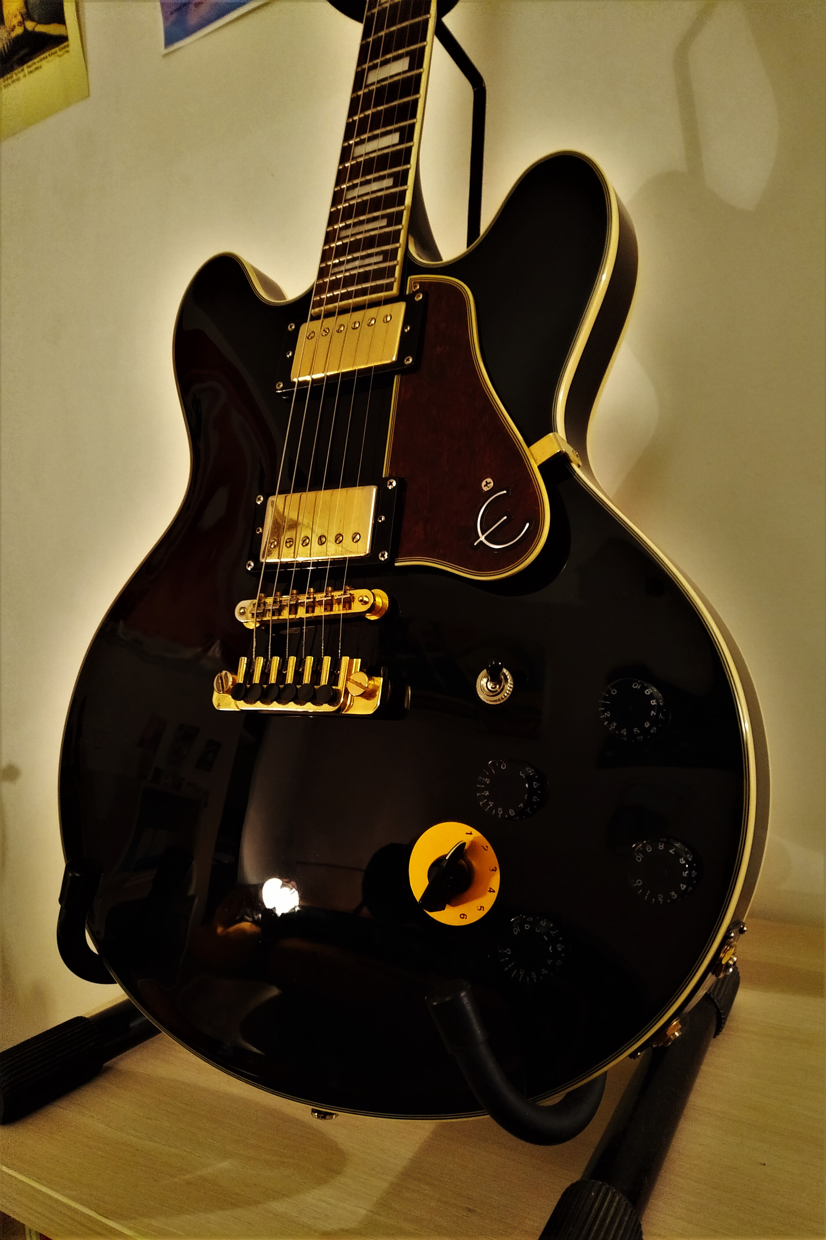 B. B. KING LUCILLE - Epiphone B. B. King Lucille - Audiofanzine