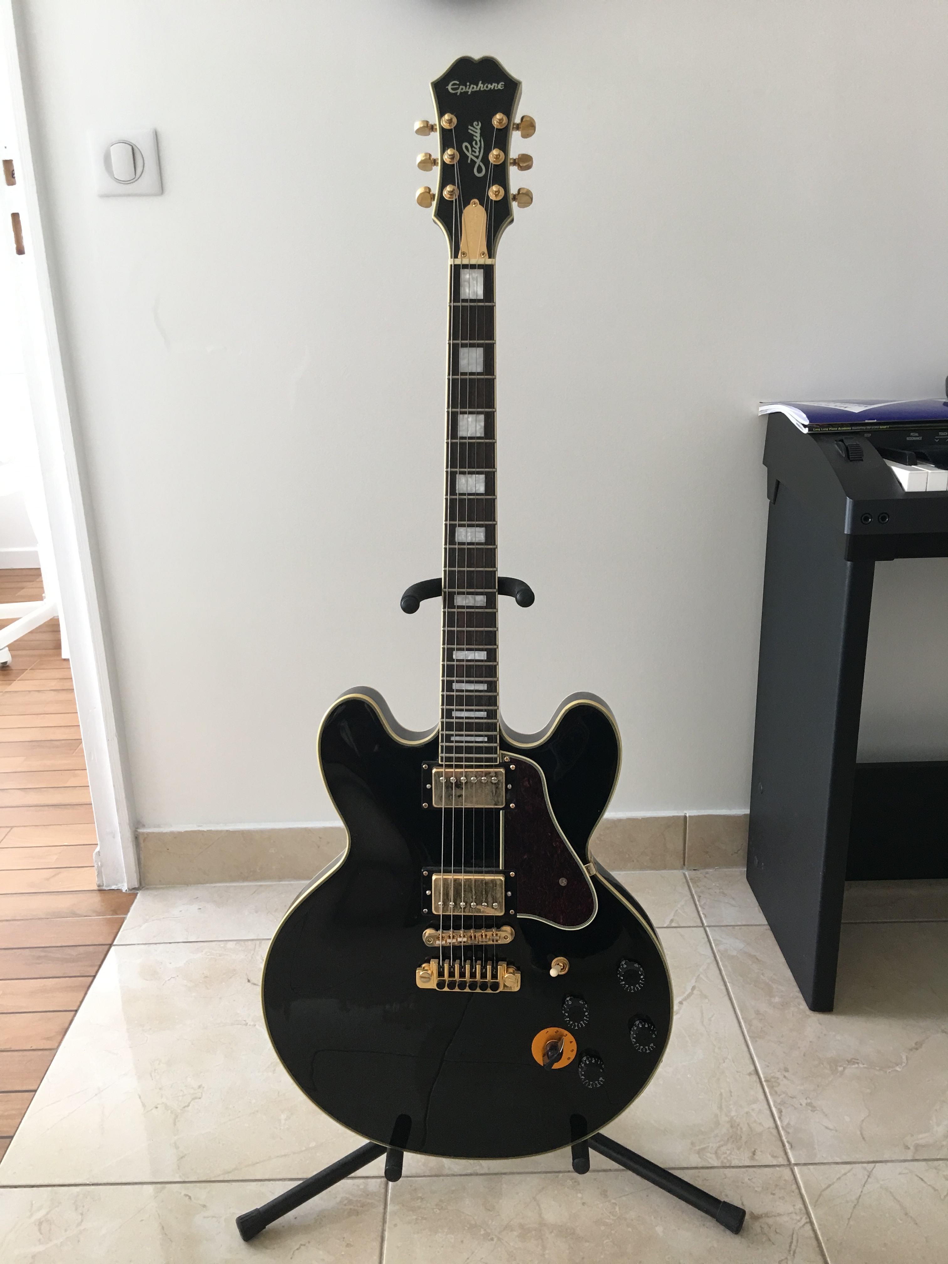 B. B. KING LUCILLE - Epiphone B. B. King Lucille - Audiofanzine