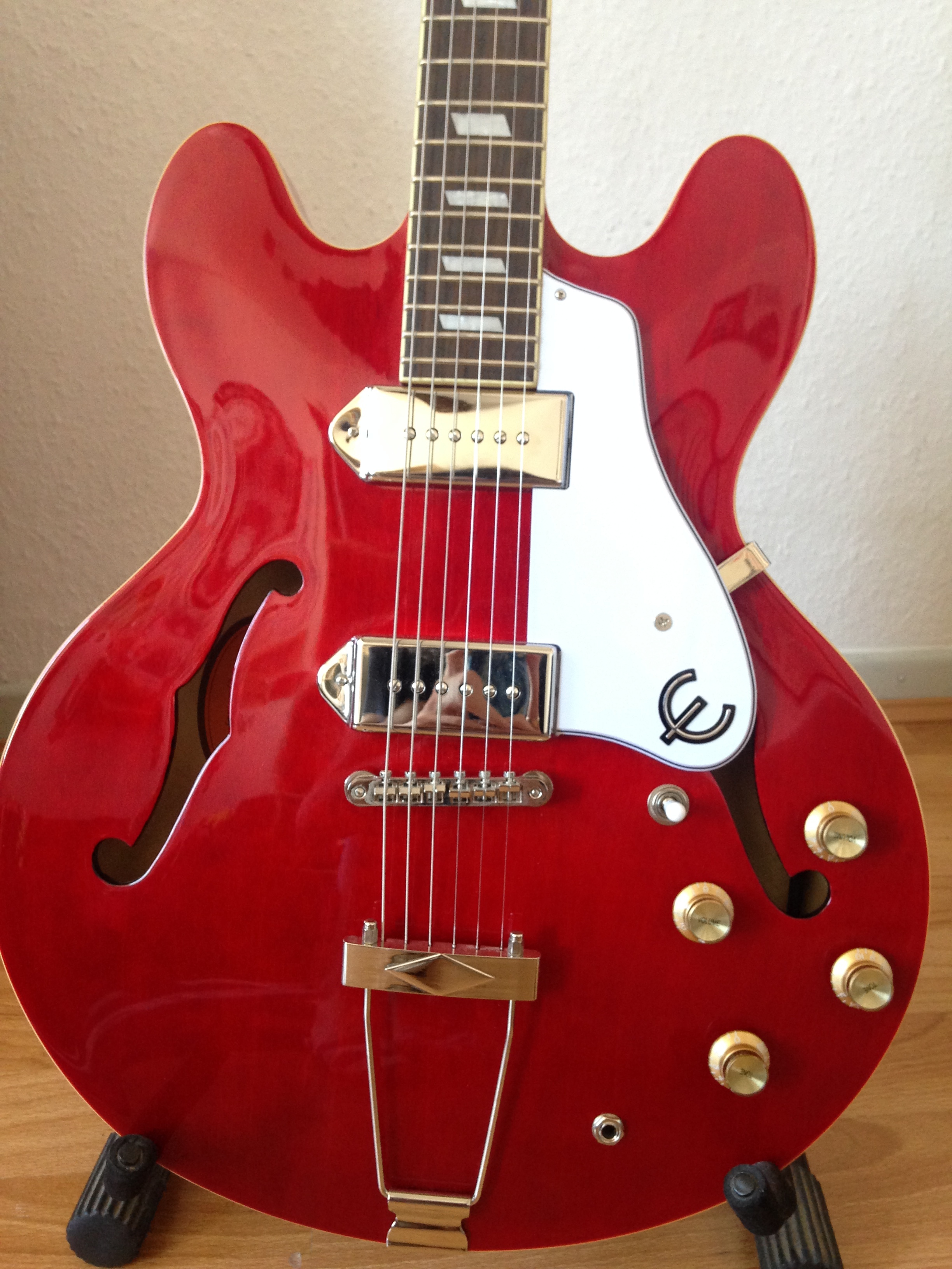 epiphone dot vs casino