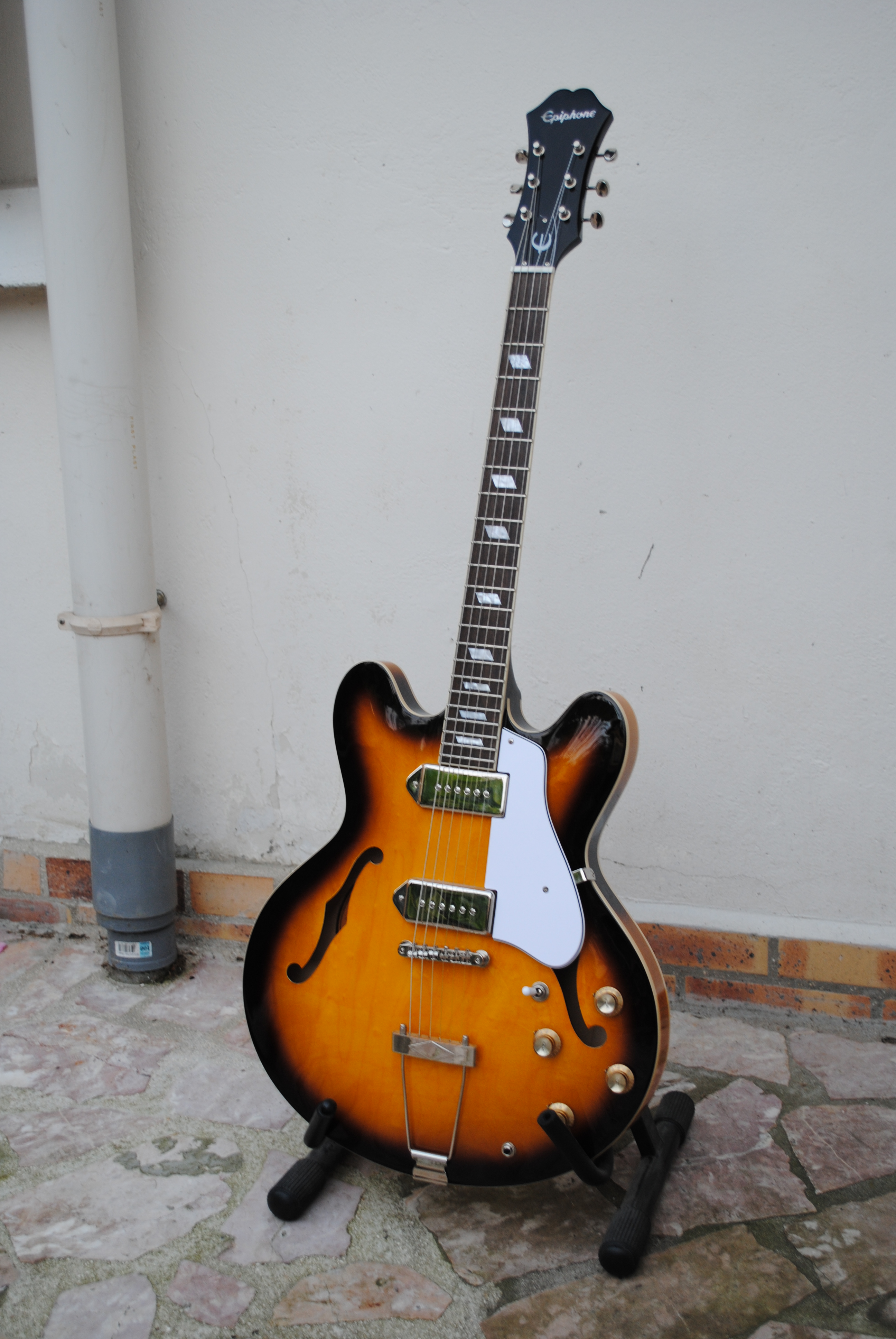 superfly sunburst epiphone casino