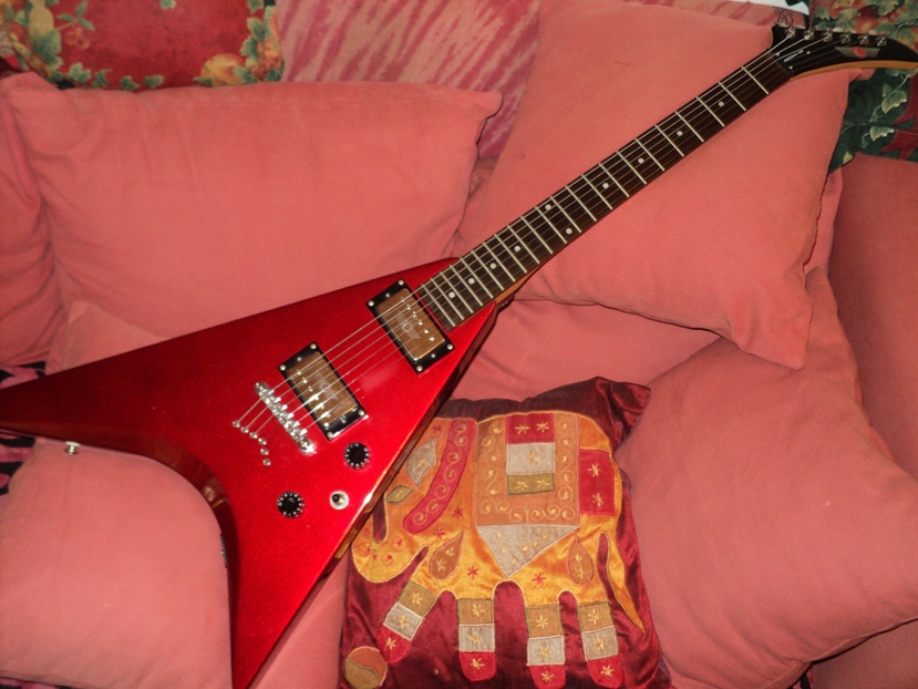 Photo Epiphone DemonV Epiphone E SERIES DEMON FLYING V RED SPARKLE
