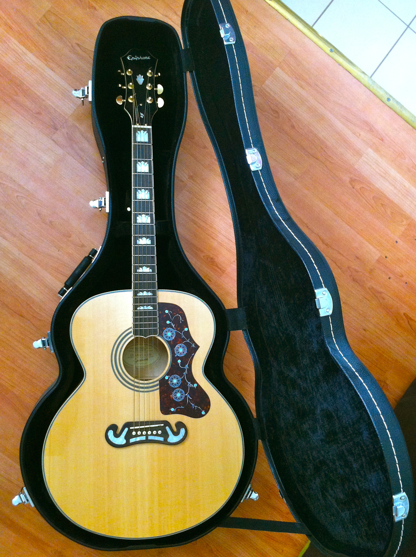 Photo Epiphone EJ200 Epiphone EJ200 Natural (796669) Audiofanzine