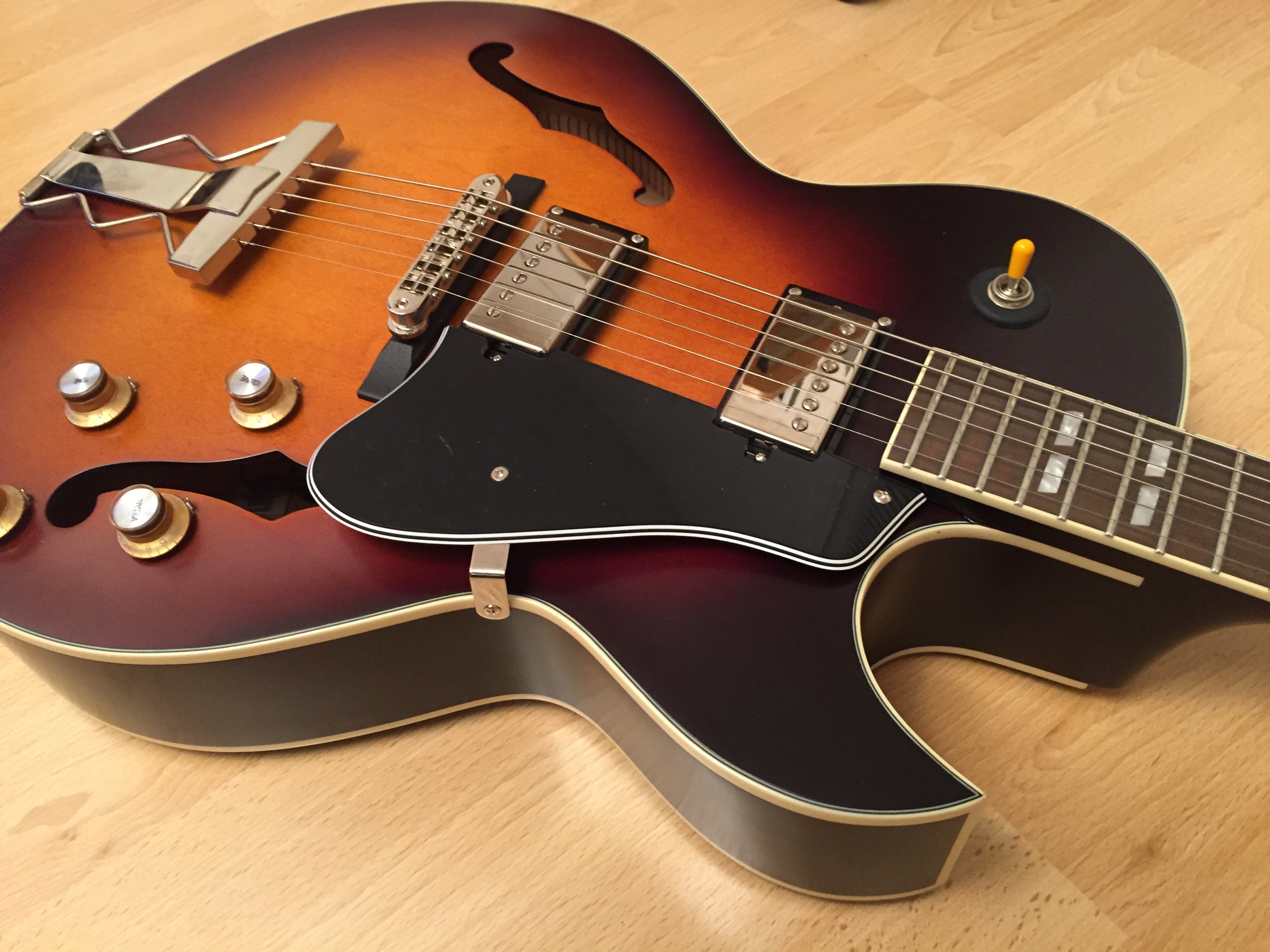 epiphone-es-175-premium-image-1646894-audiofanzine