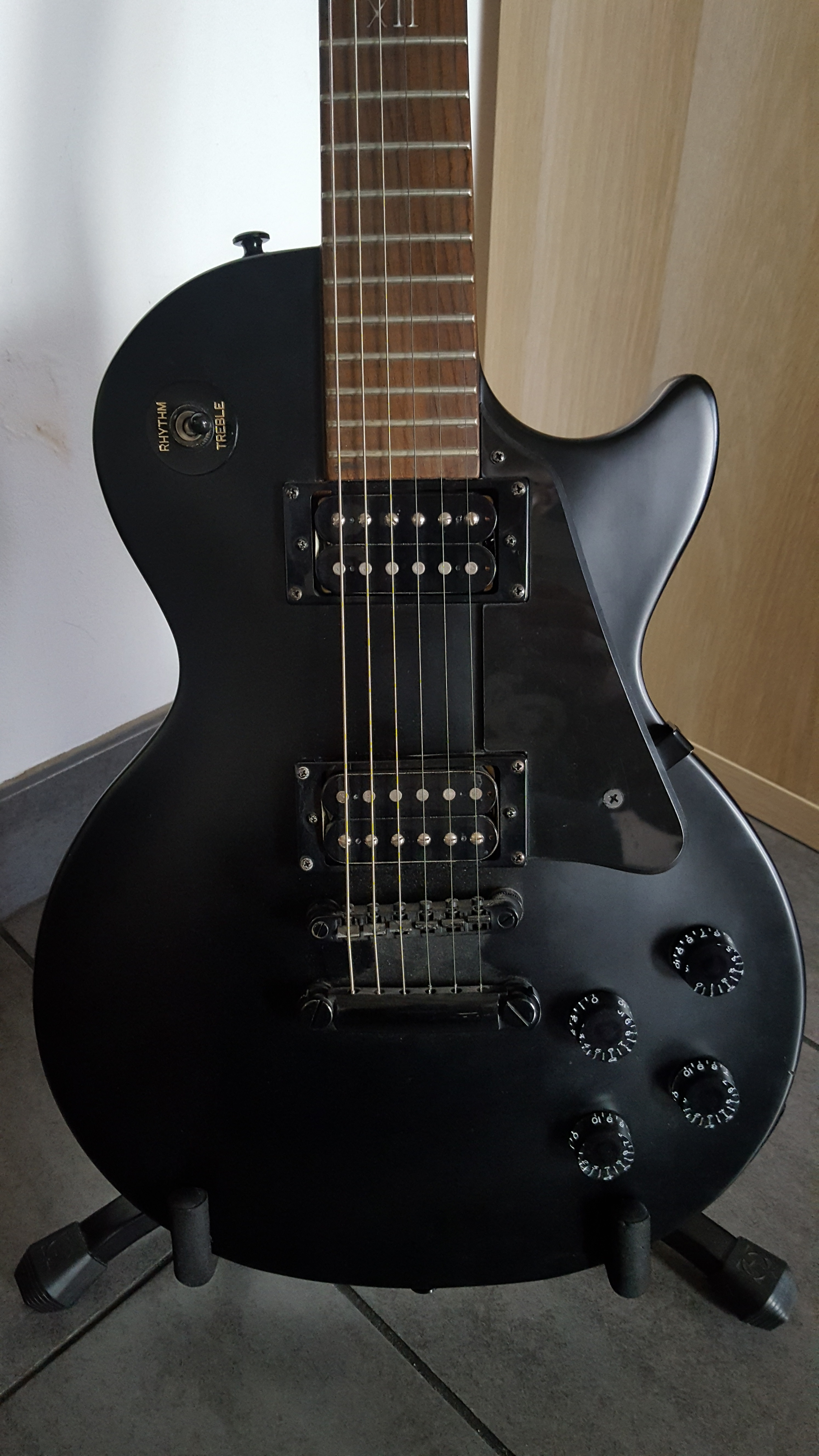 Goth Les Paul Studio Epiphone Goth Les Paul Studio Audiofanzine