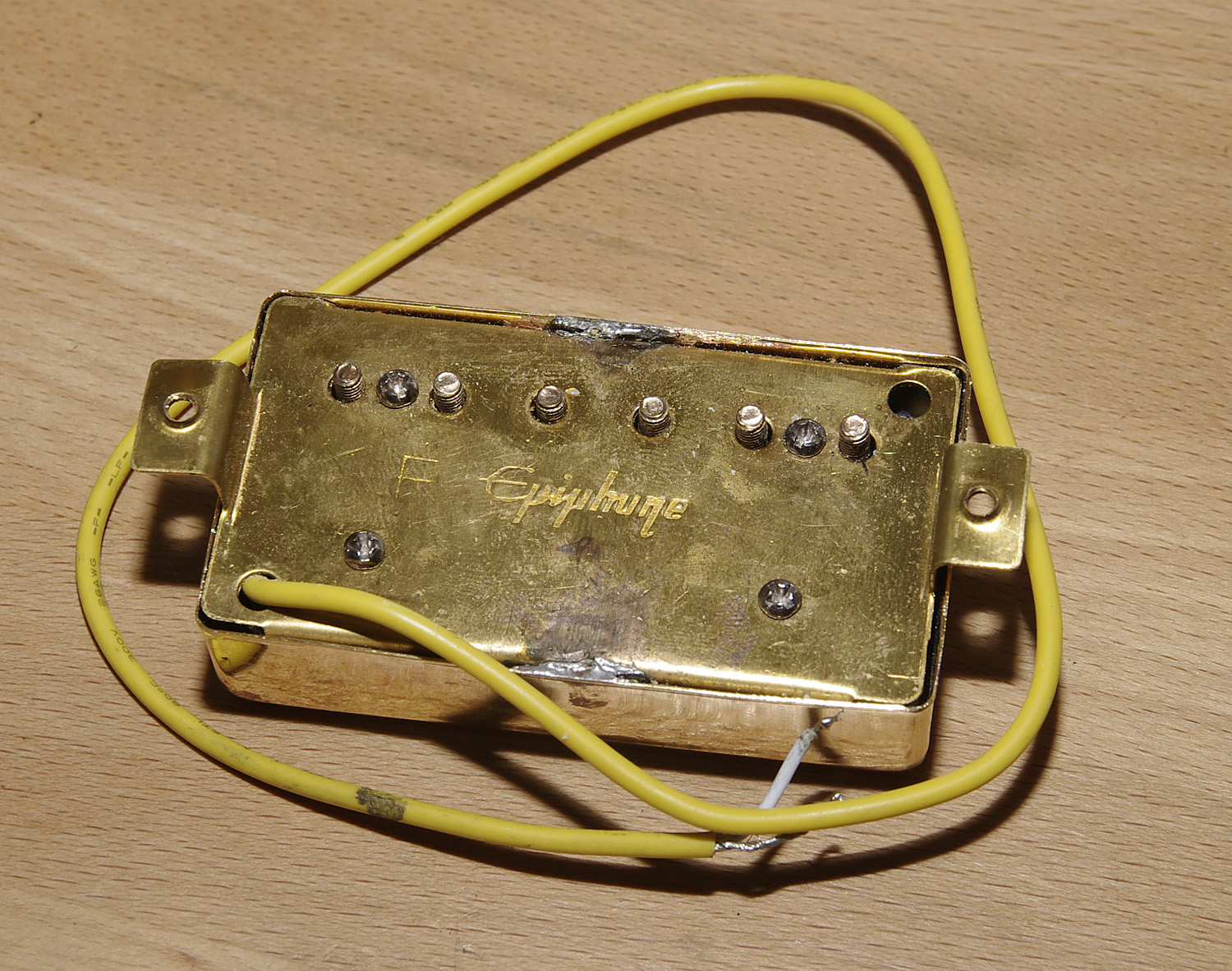 Epiphone Humbucker image (#625028) - Audiofanzine Epiphone Humbucker image (#625028) - Audiofanzine