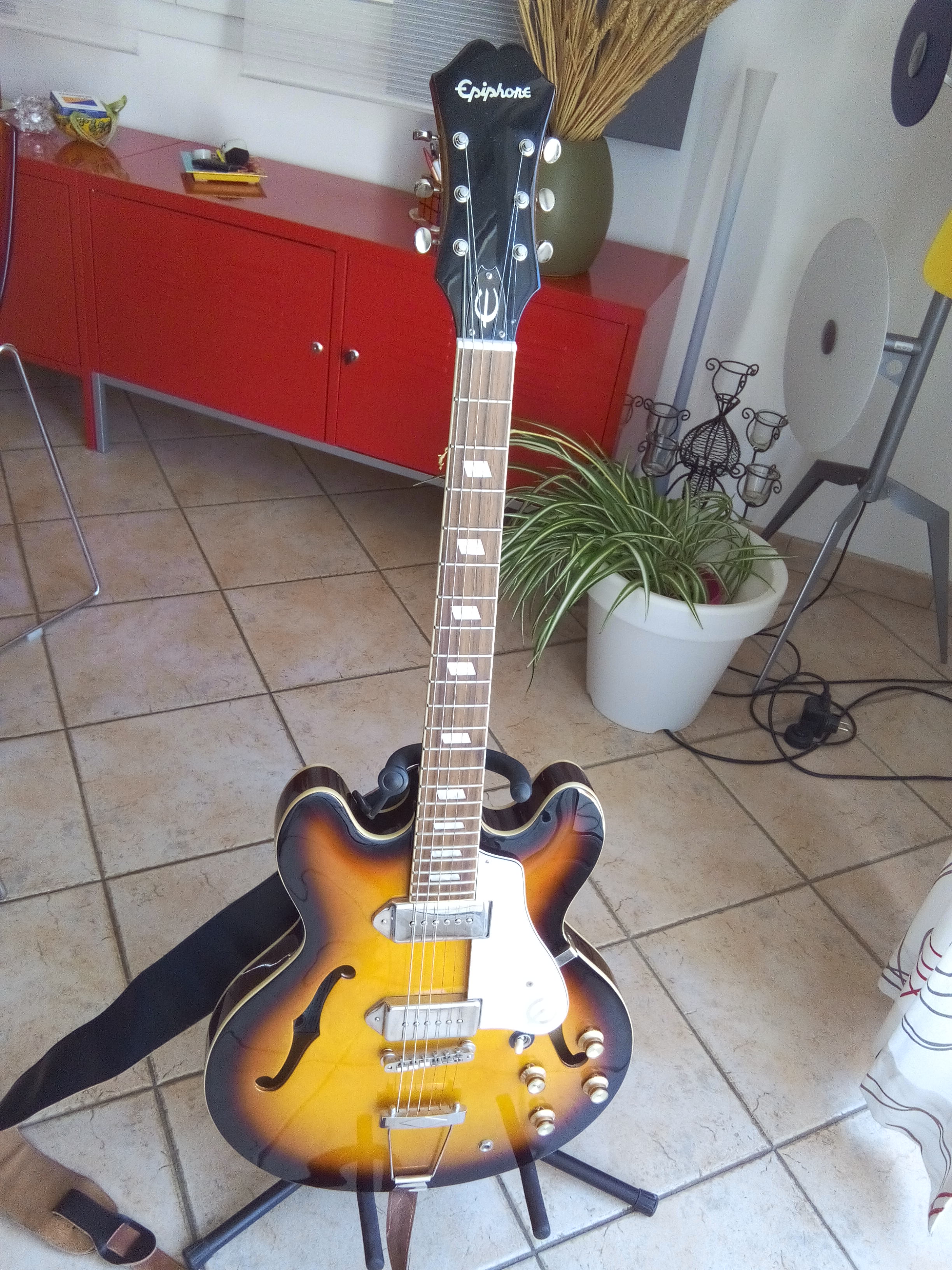 epiphone casino john lennon inspired