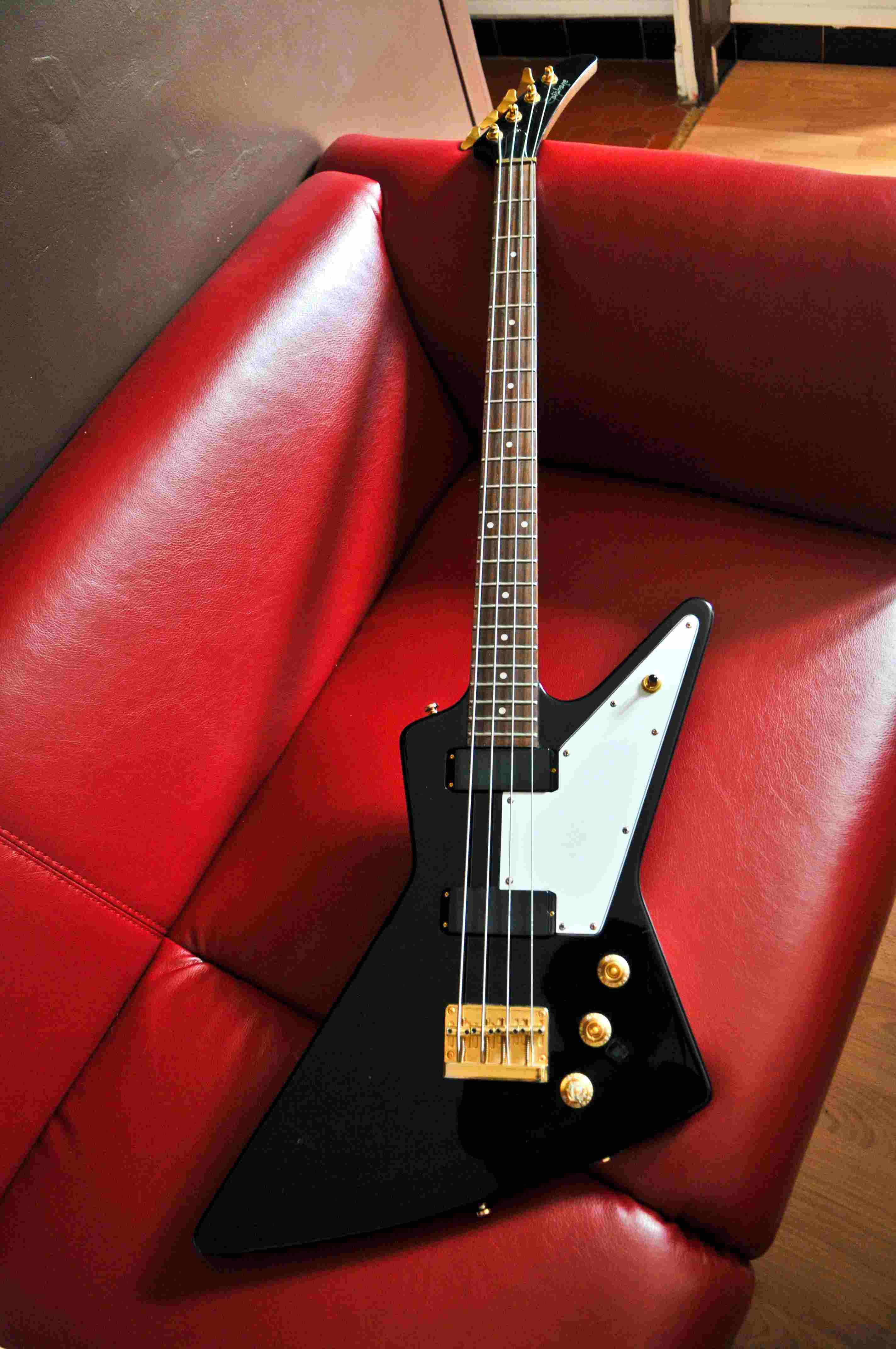 Epiphone Korina Explorer Bass image (86472) Audiofanzine