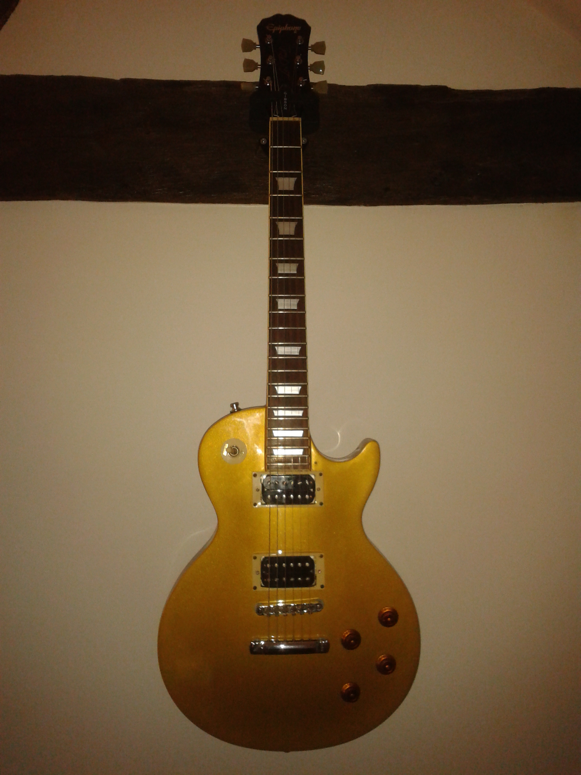 Photo Epiphone Les Paul Standard Gold Top Epiphone Les Paul Standard