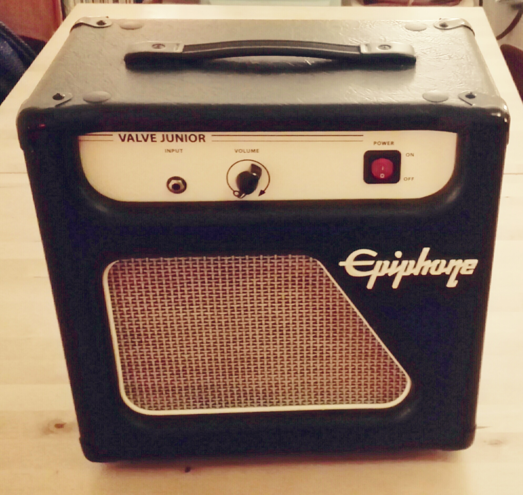 VALVE JUNIOR Epiphone Valve Junior Audiofanzine