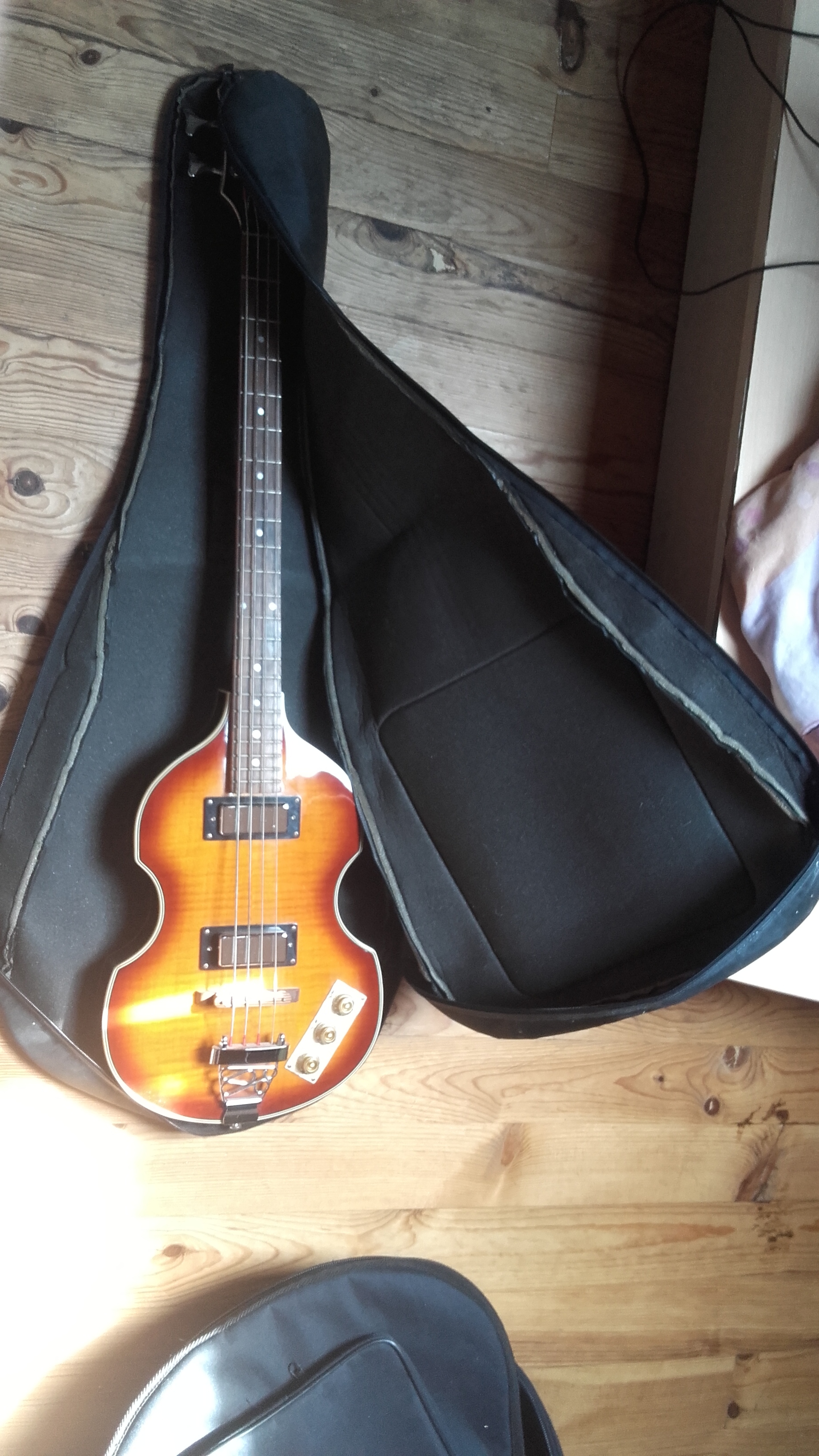 Epiphone Viola image (1896012) Audiofanzine