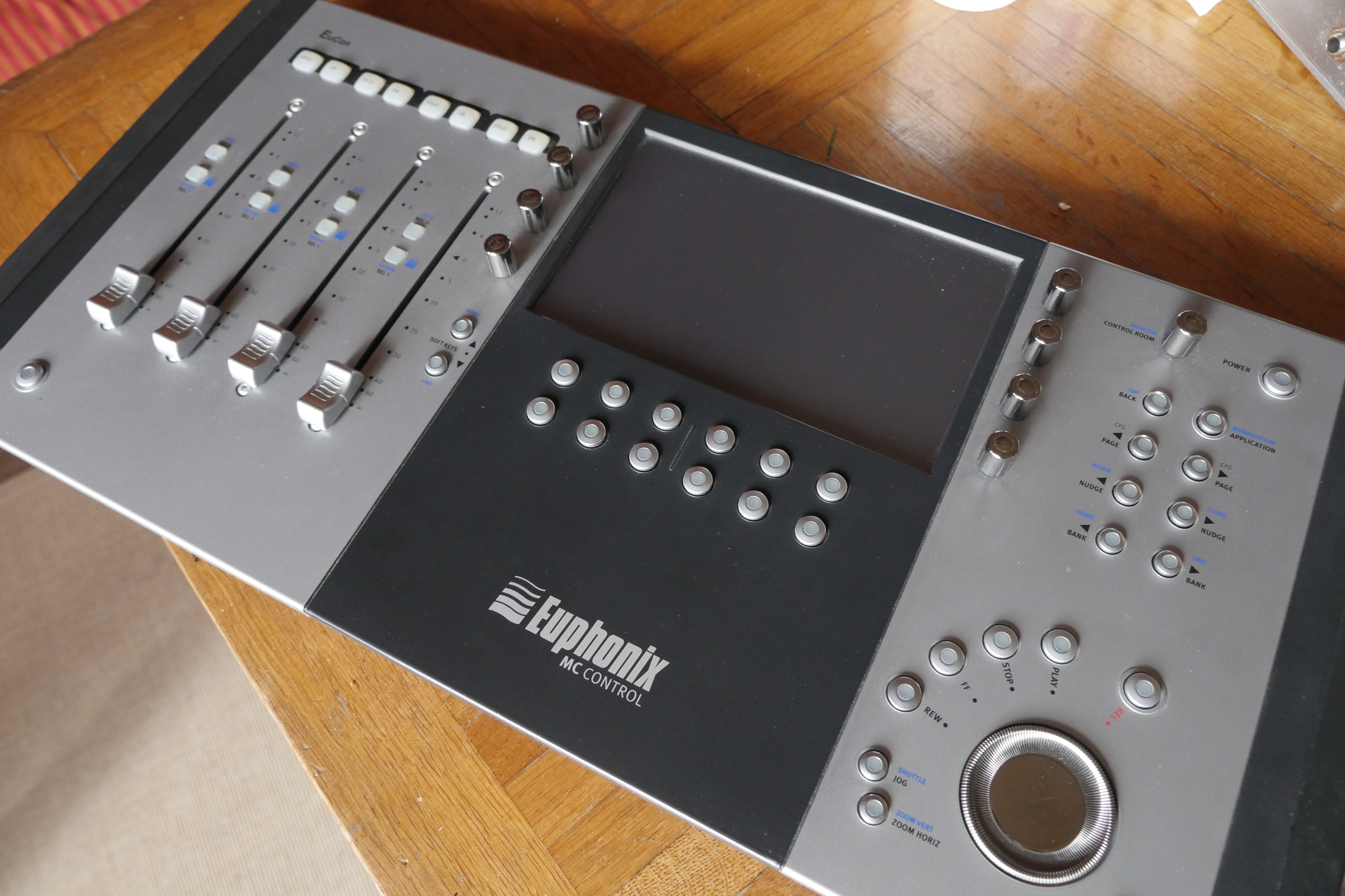 Euphonix MC Control image (1743243) Audiofanzine