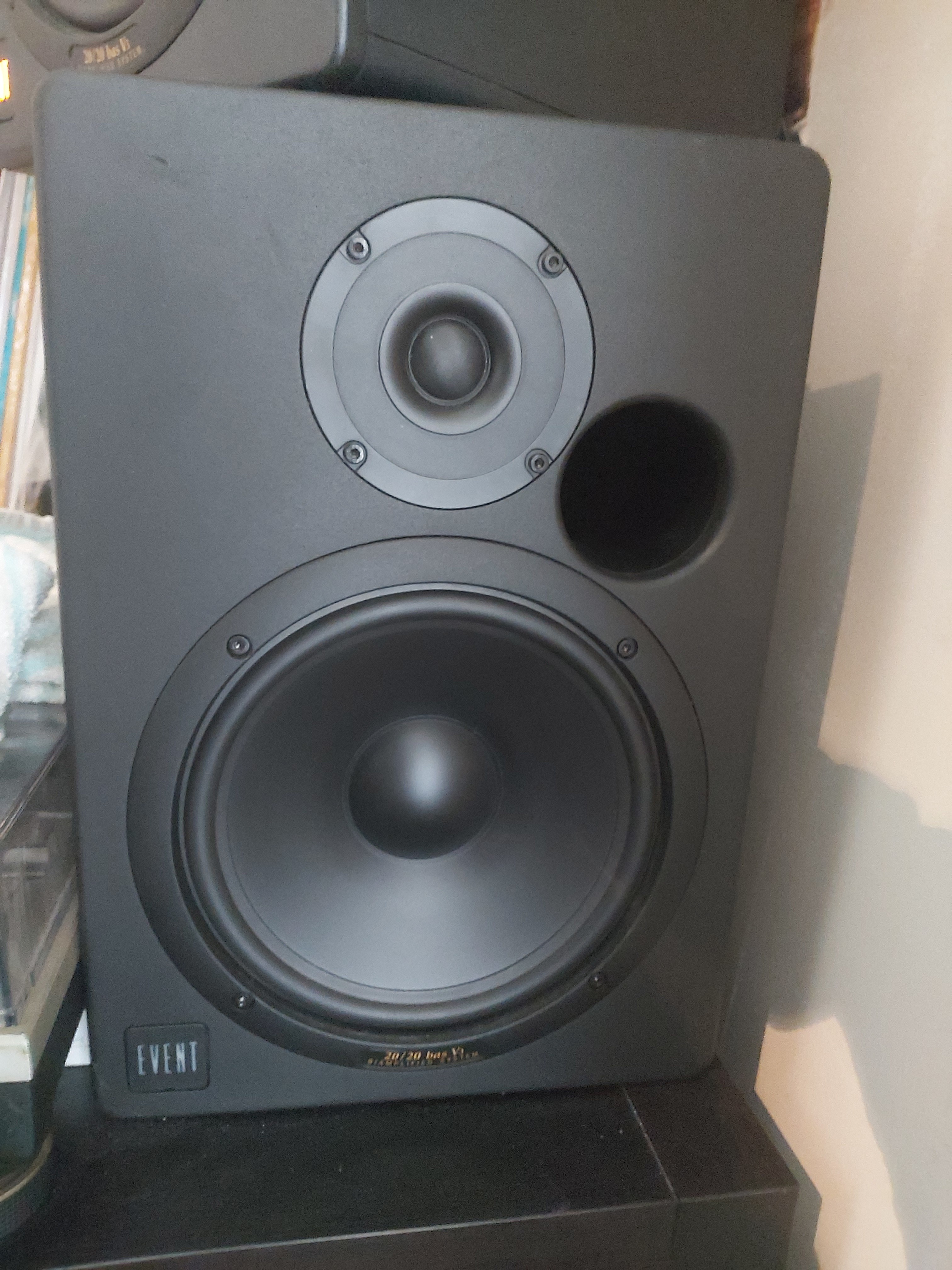 20/20 Bas V3 Event Electronics 20/20 Bas V3 Audiofanzine