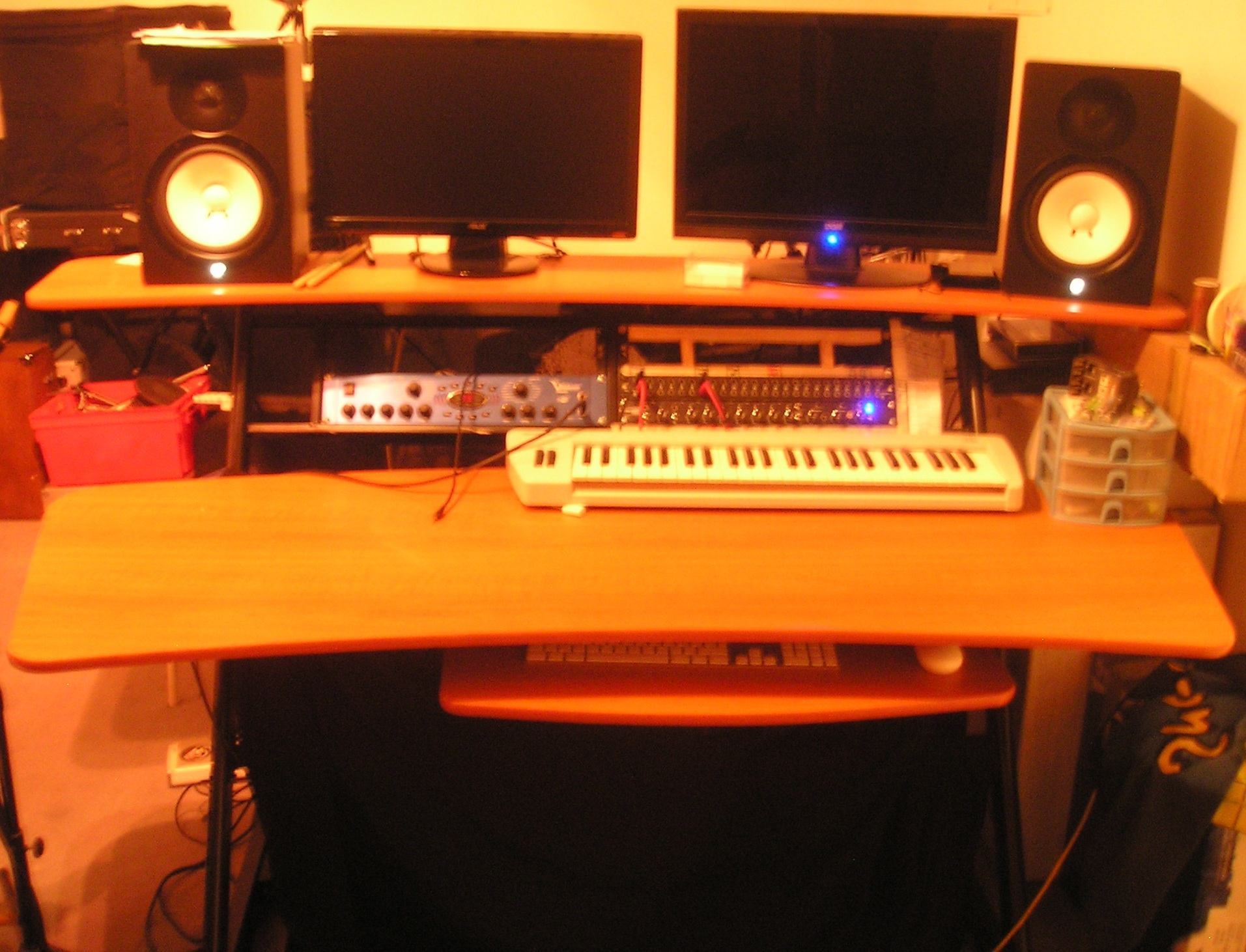 Fame W-200 Studio Workstation image (#52938) - Audiofanzine