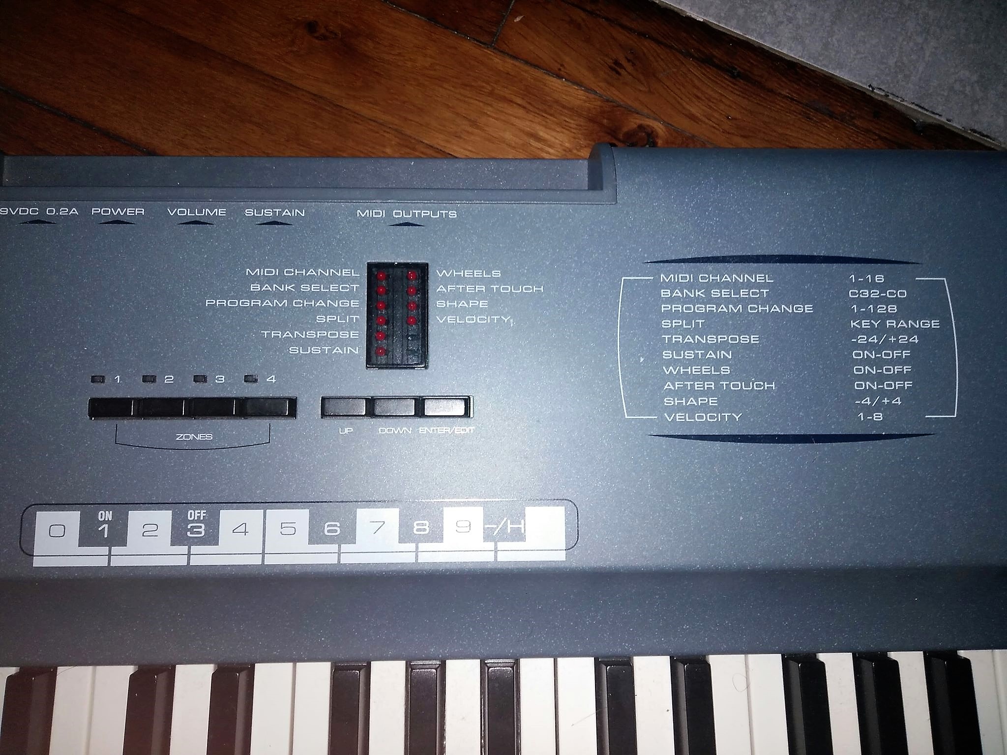 MyVolts Chargeur/Alimentation 9V Compatible Avec Fatar Studiologic SL-990 Pro Clavier (Adaptateur Secteur) - Prise Française - Avec Rallonge Et Interrupteur En Ligne