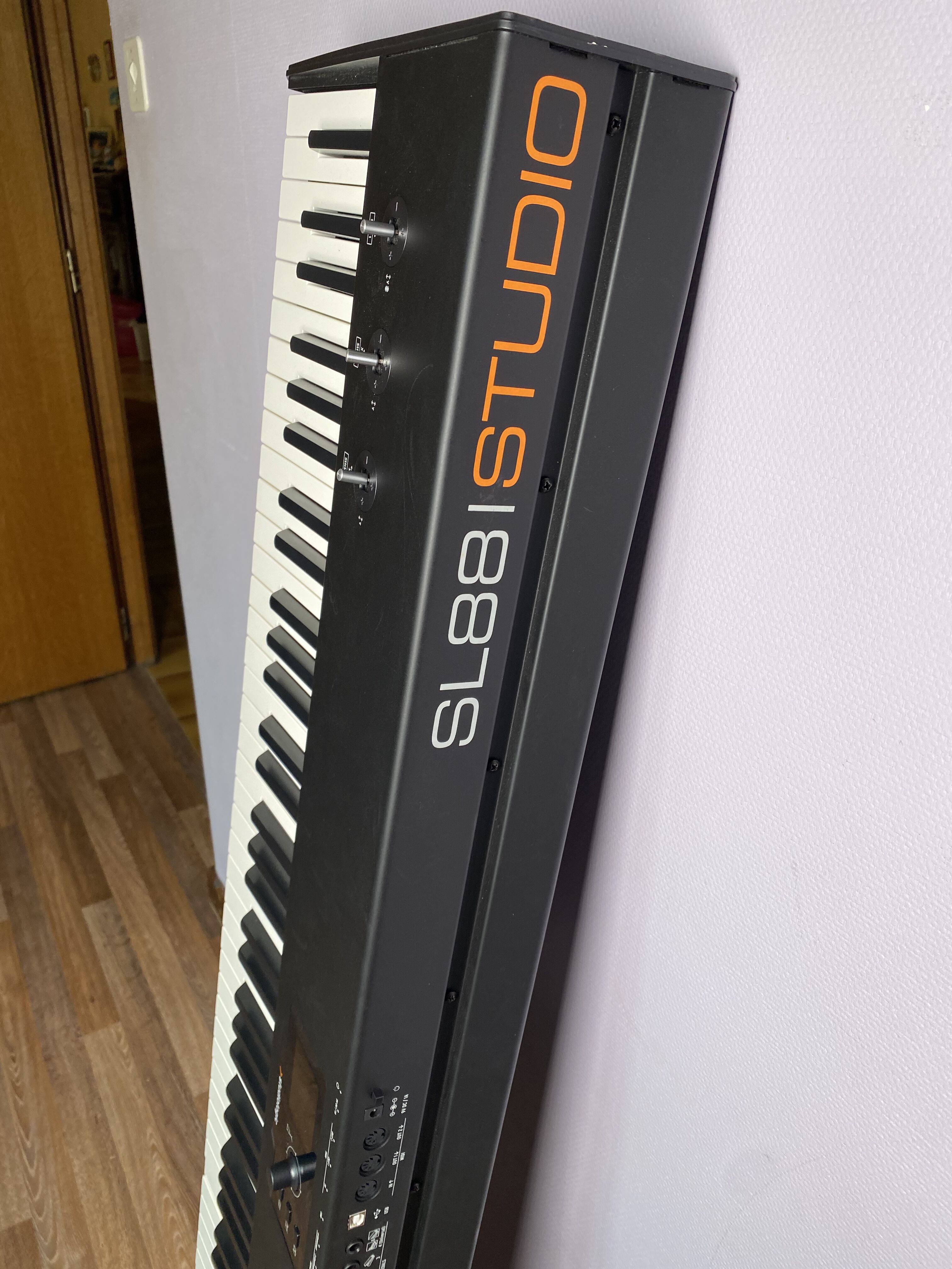 CLAVIER MAITRE SL88 STUDIOLOGIC