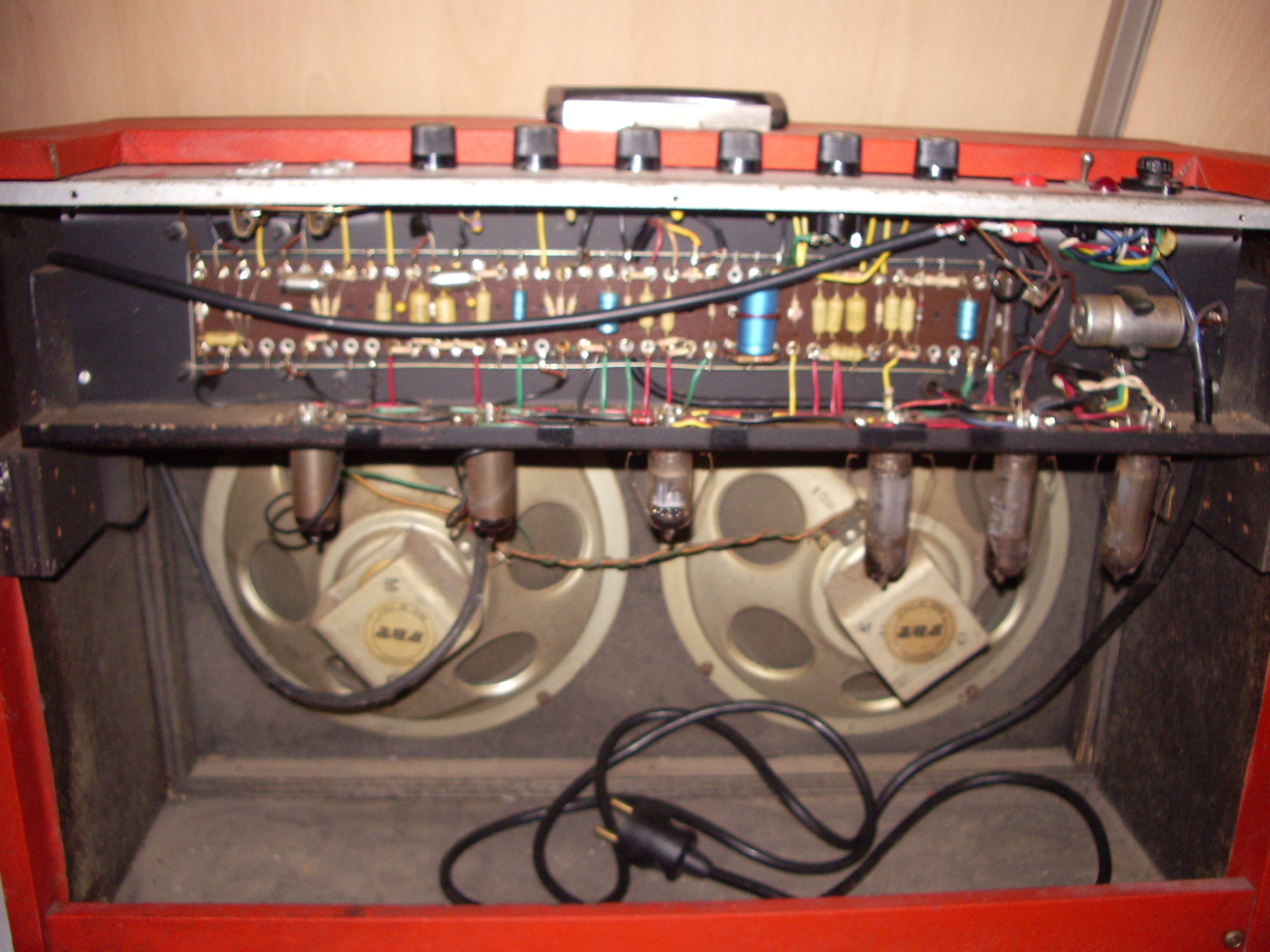 Yunior 200 FBT Yunior 200 Audiofanzine