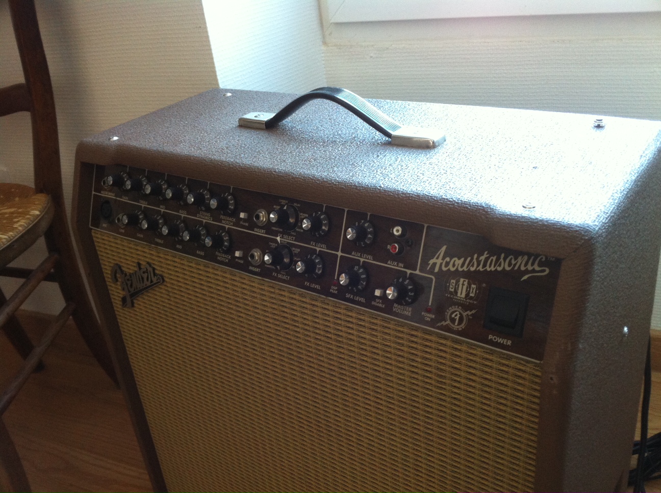 Acoustasonic SFX II Fender Acoustasonic SFX II Audiofanzine