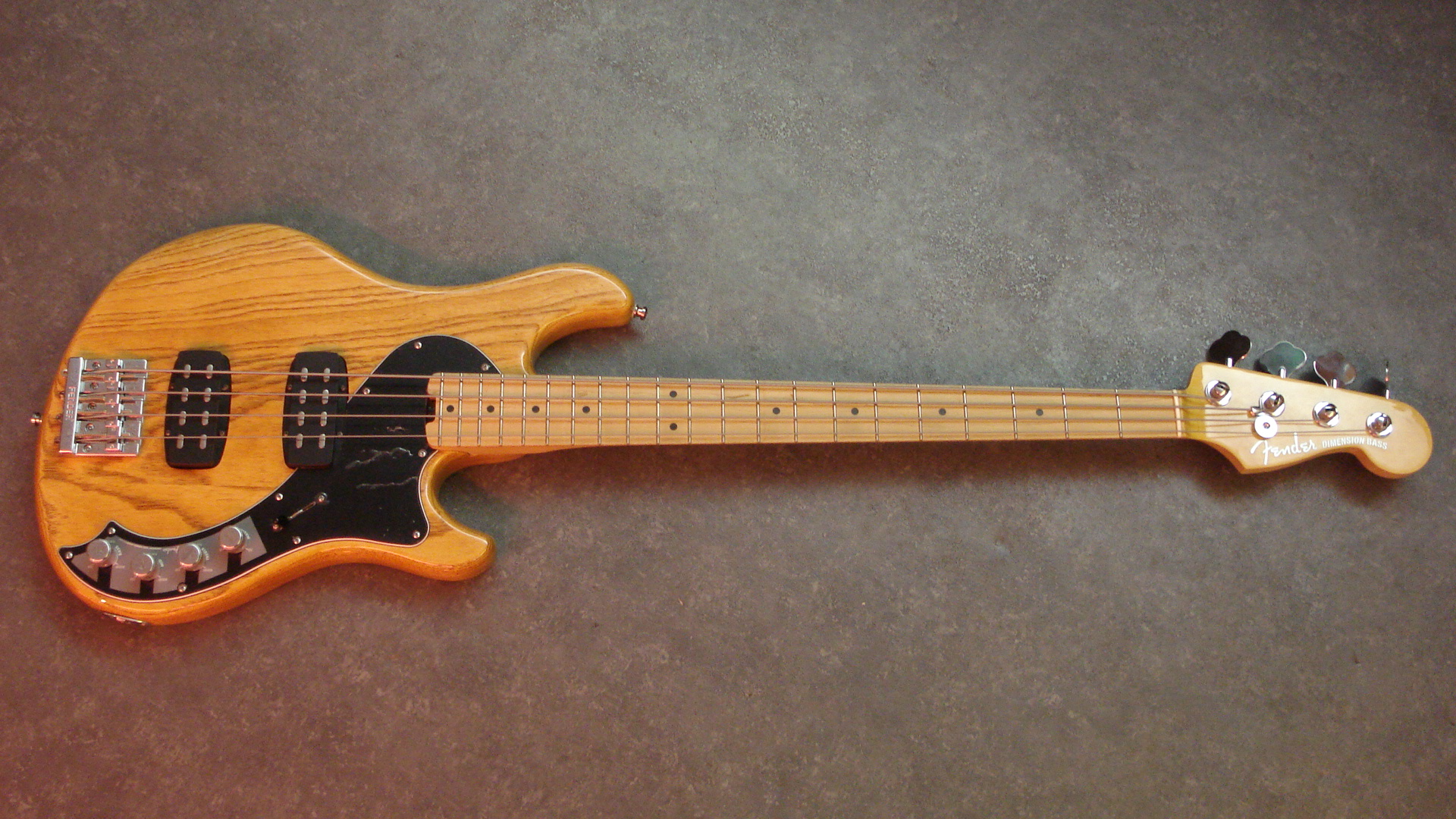 Fender American Elite Dimension Bass IV HH image (1736369) Audiofanzine