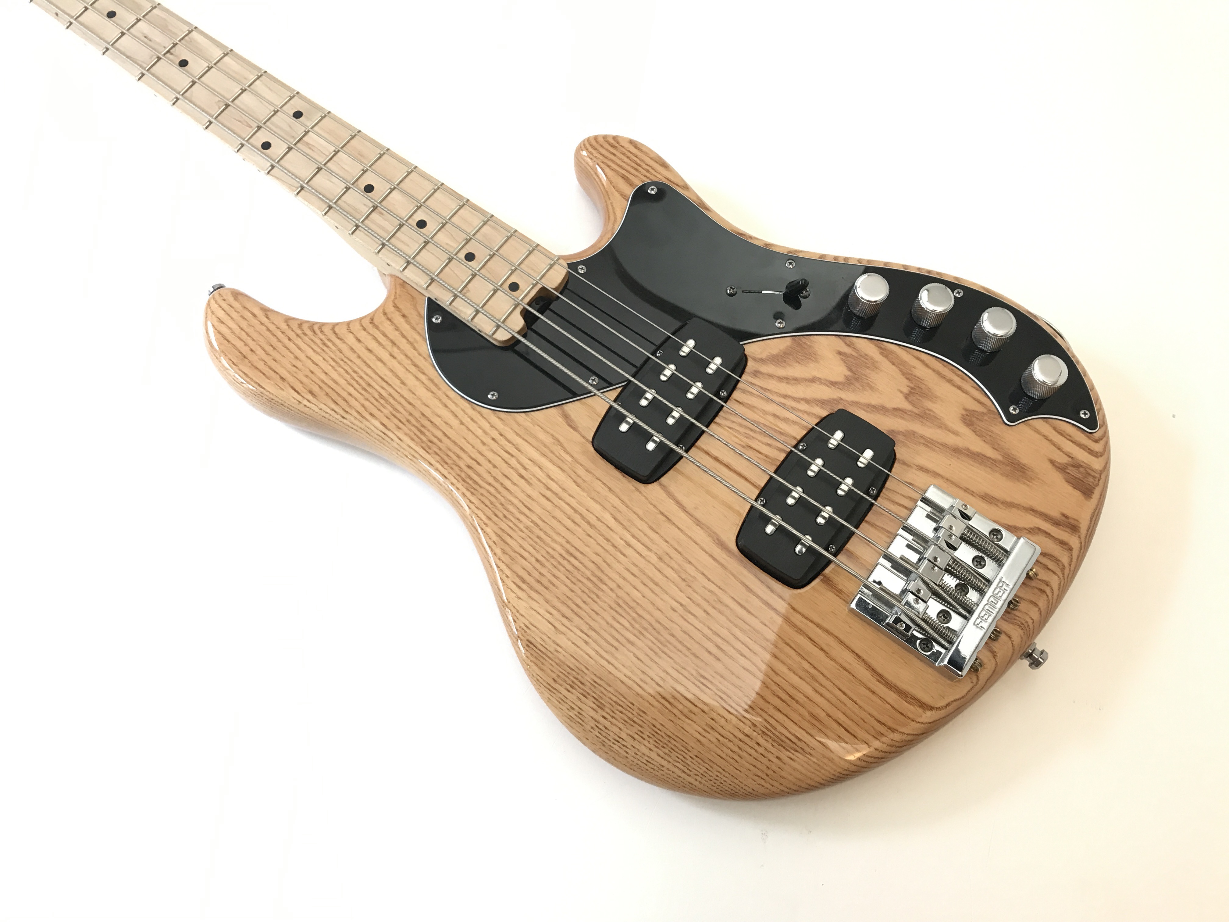 Photo Fender American Deluxe Dimension Bass IV HH Fender American