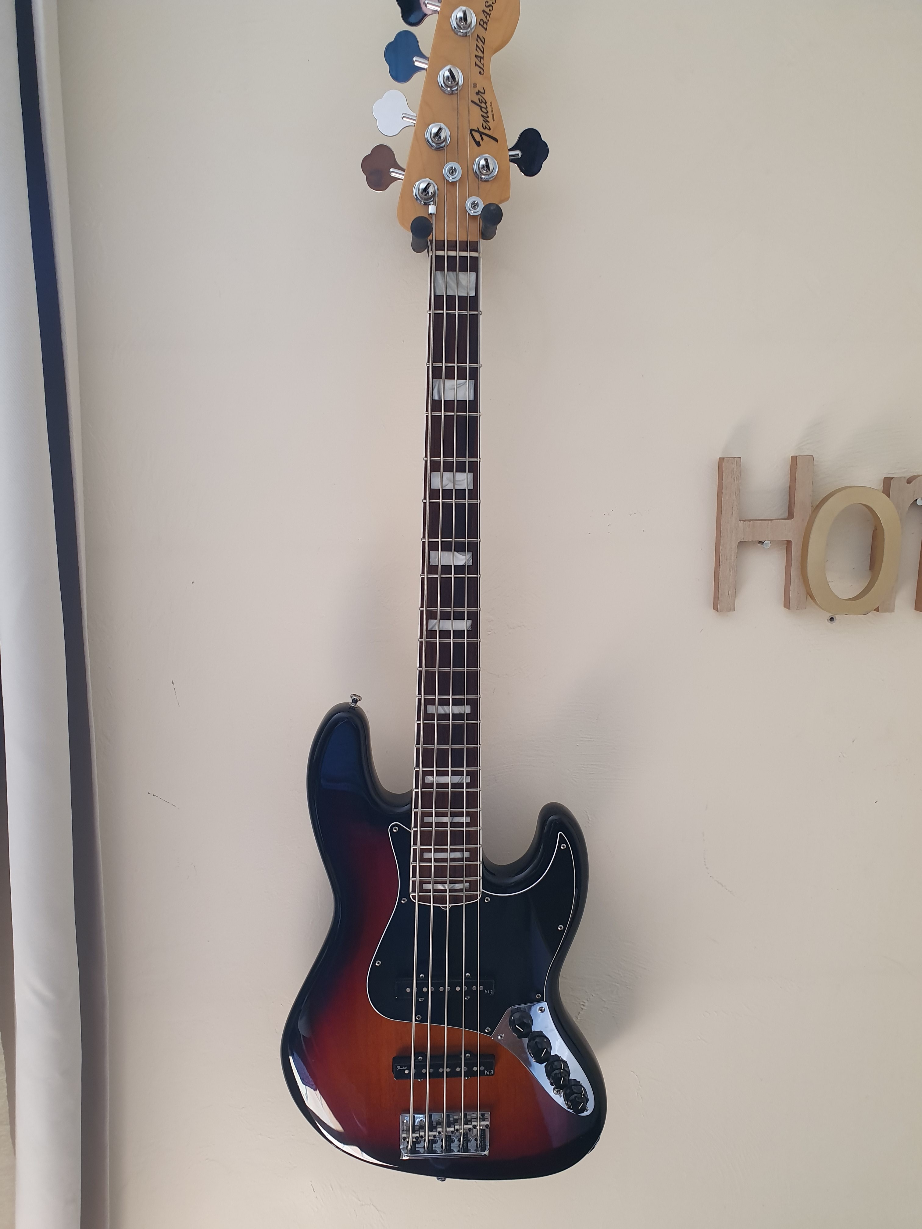 American Deluxe Jazz Bass V [2010 2015] Fender Audiofanzine