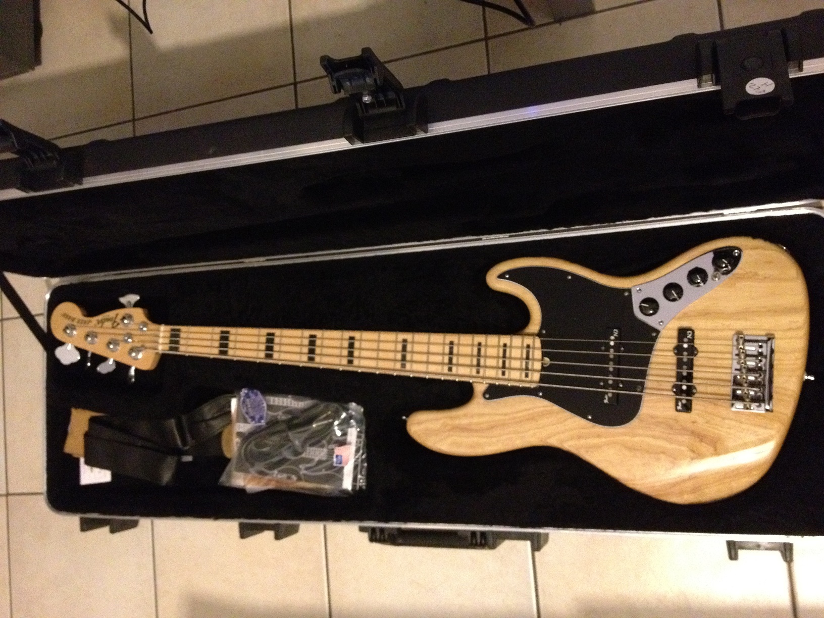 fender mexican deluxe jazz bass v weight