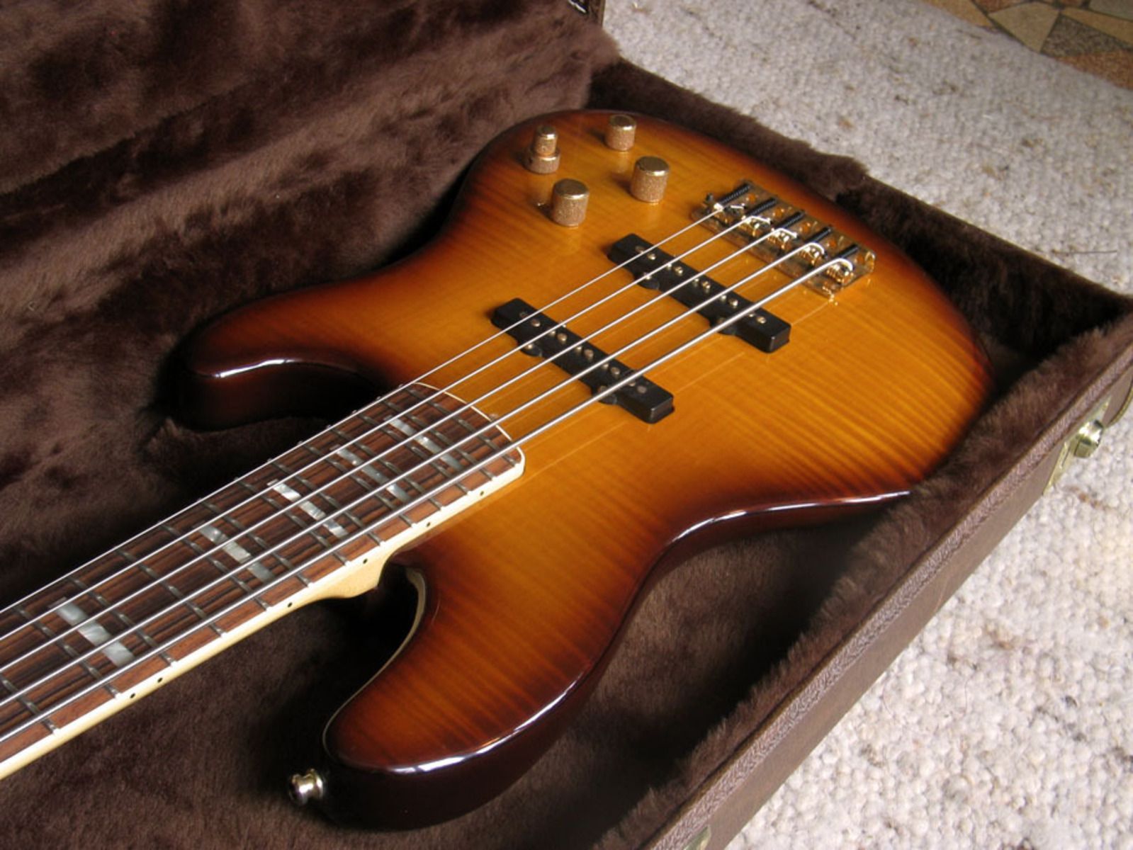 Fender American Deluxe Jazz Bass V FMT [20012003] image (19943