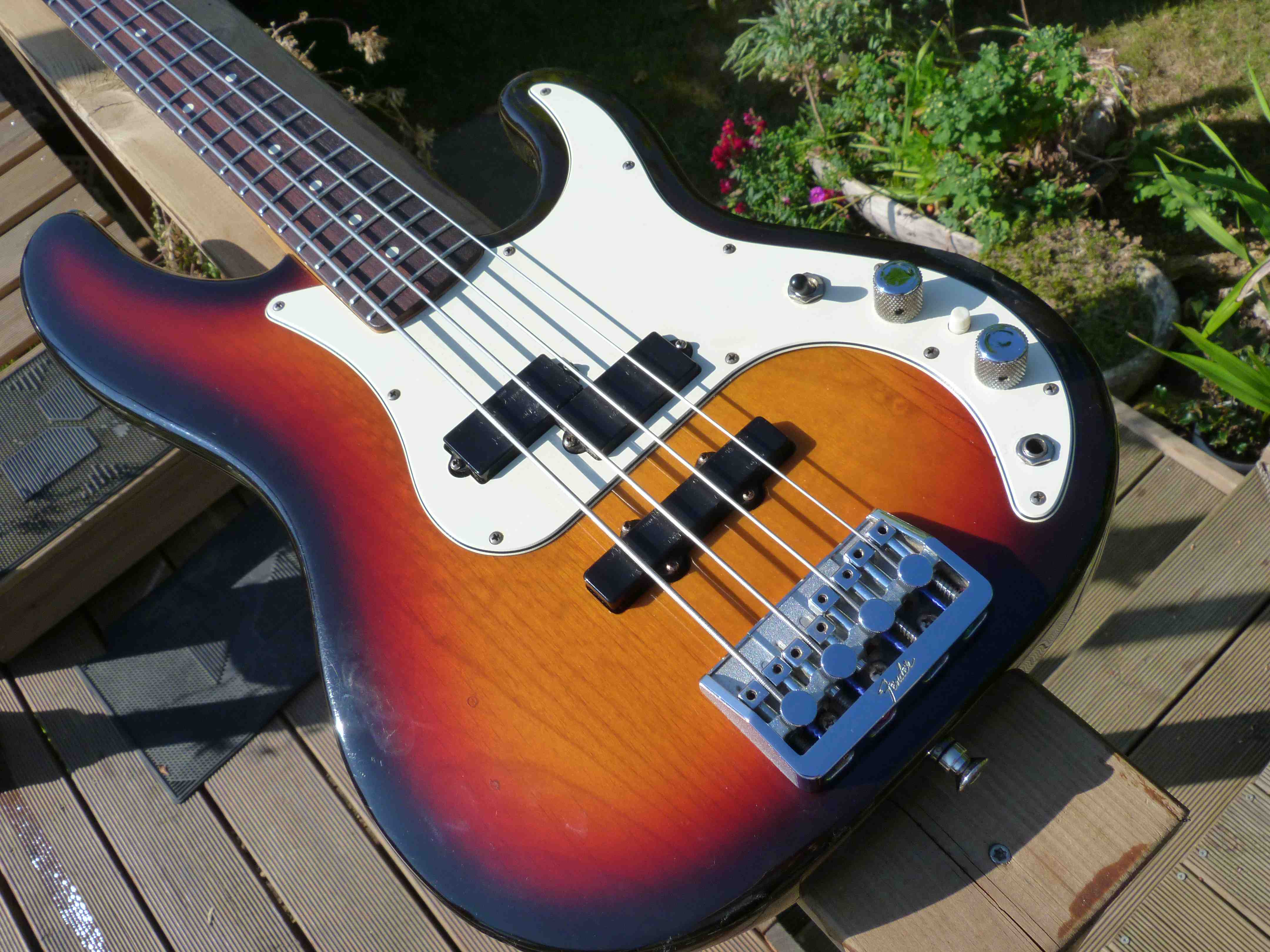 Photo Fender American Deluxe Precision Bass [2003-2009] : Fender