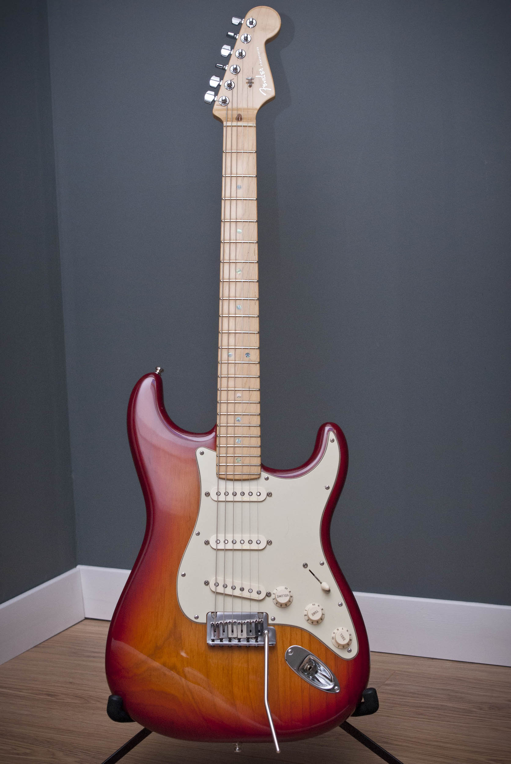 Fender American Deluxe Strat Ash - Aged Cherry Sunburst Maple image ...