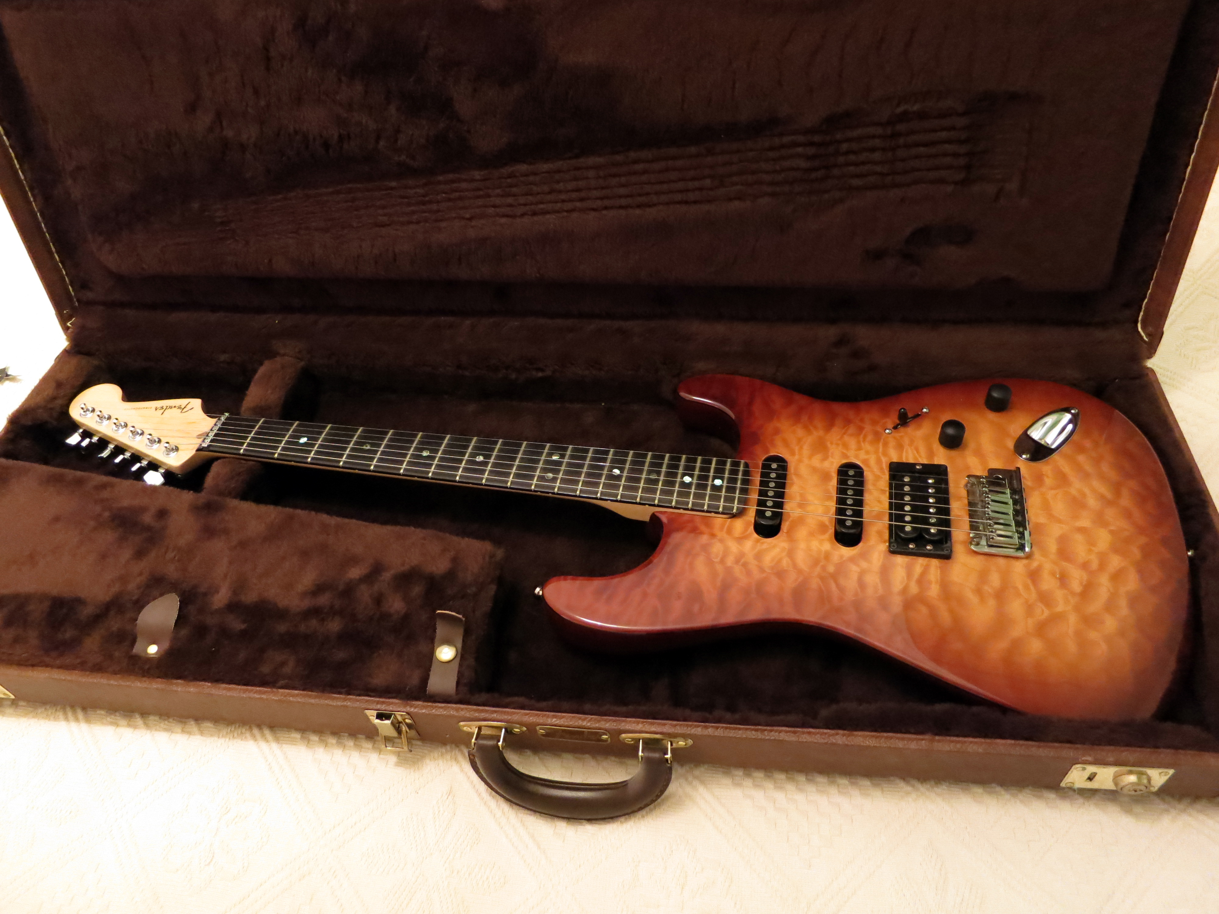 Fender American Deluxe Stratocaster QMT HSS image (501744) Audiofanzine