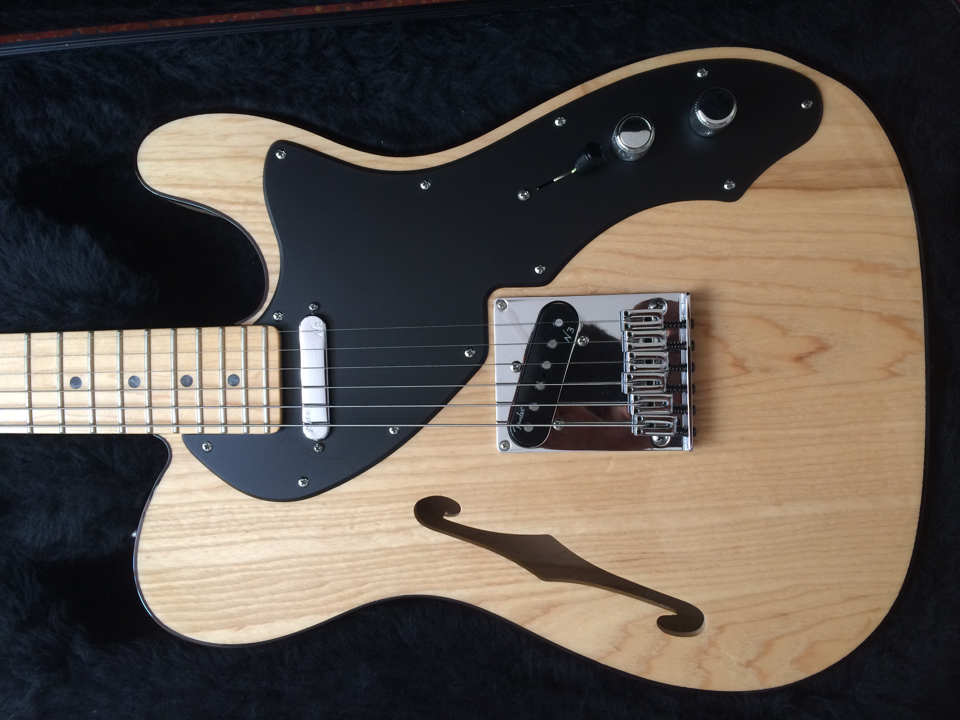 Fender American Deluxe Telecaster Thinline image (1048803) Audiofanzine