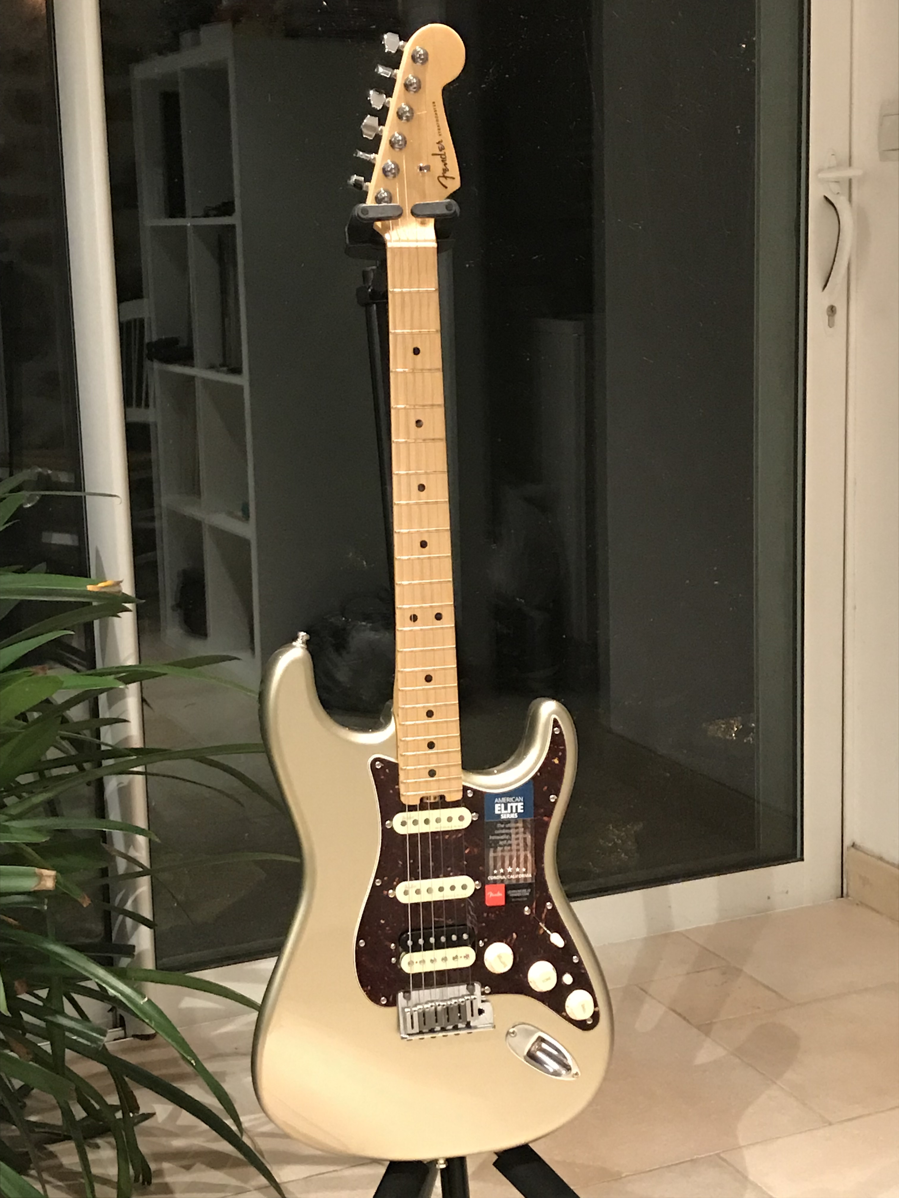 American Elite Stratocaster HSS Shawbucker Fender Audiofanzine