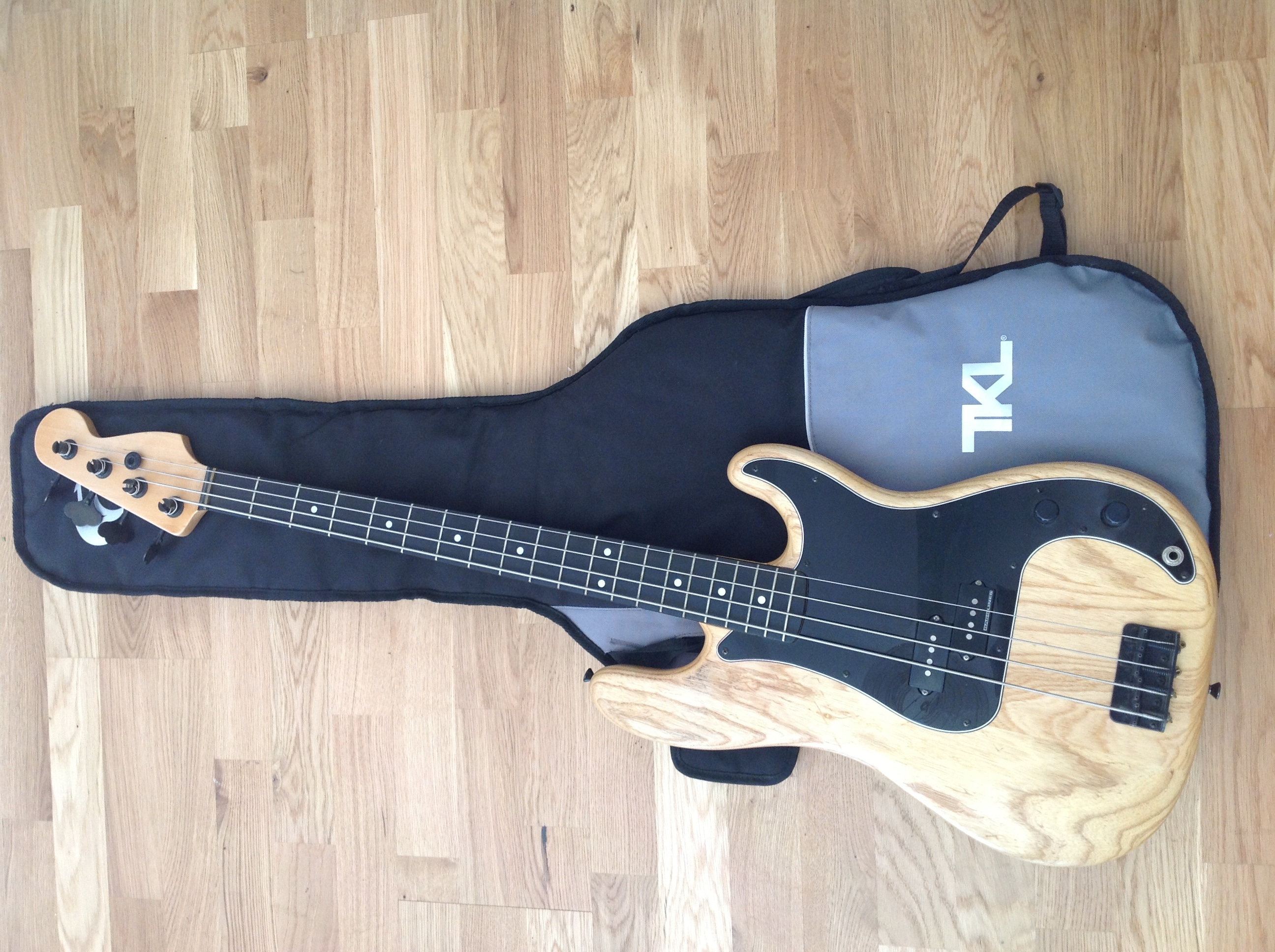 fender-american-series-precision-bass-642487.jpg