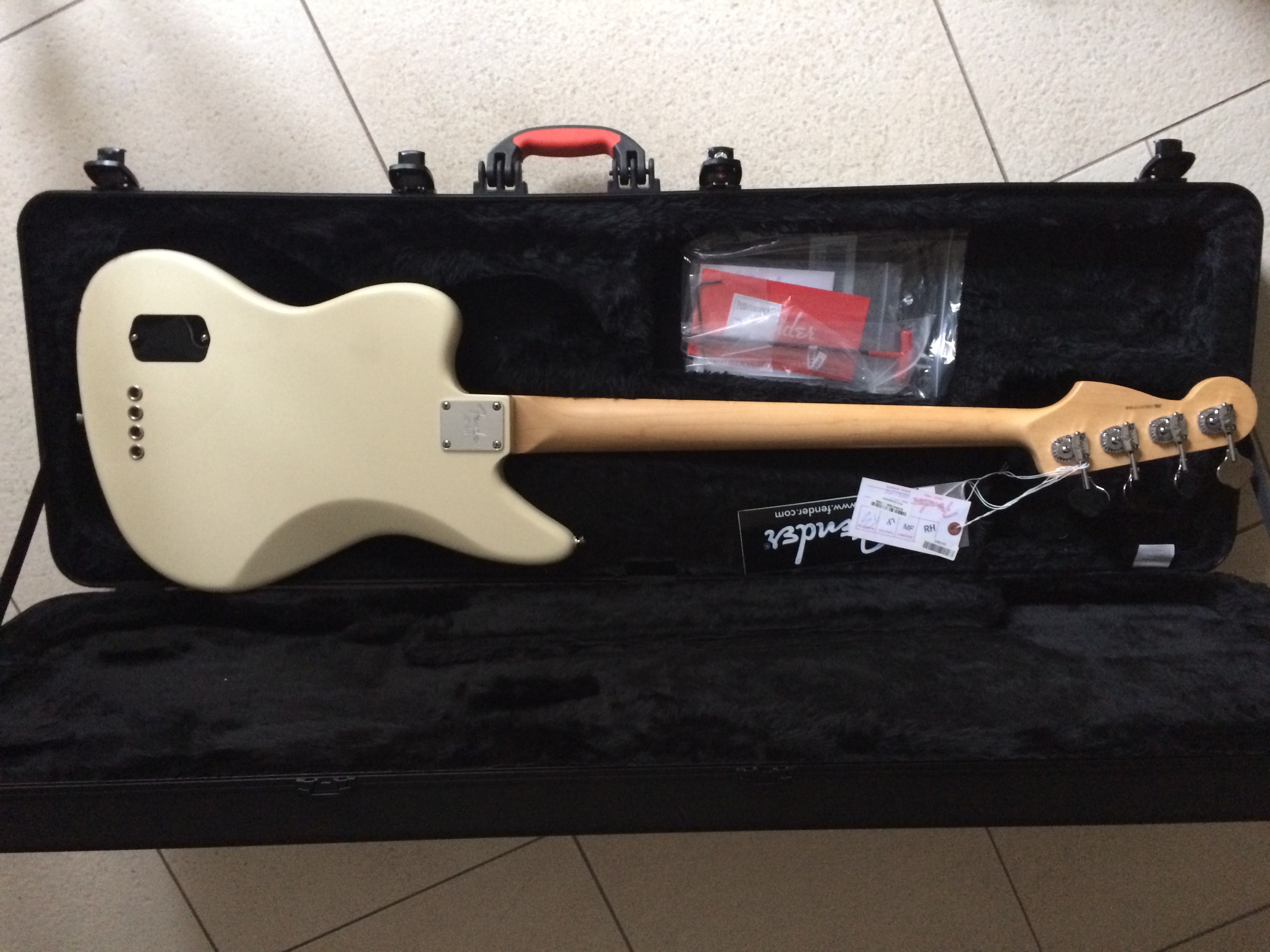 American Standard Jaguar Bass Fender Audiofanzine