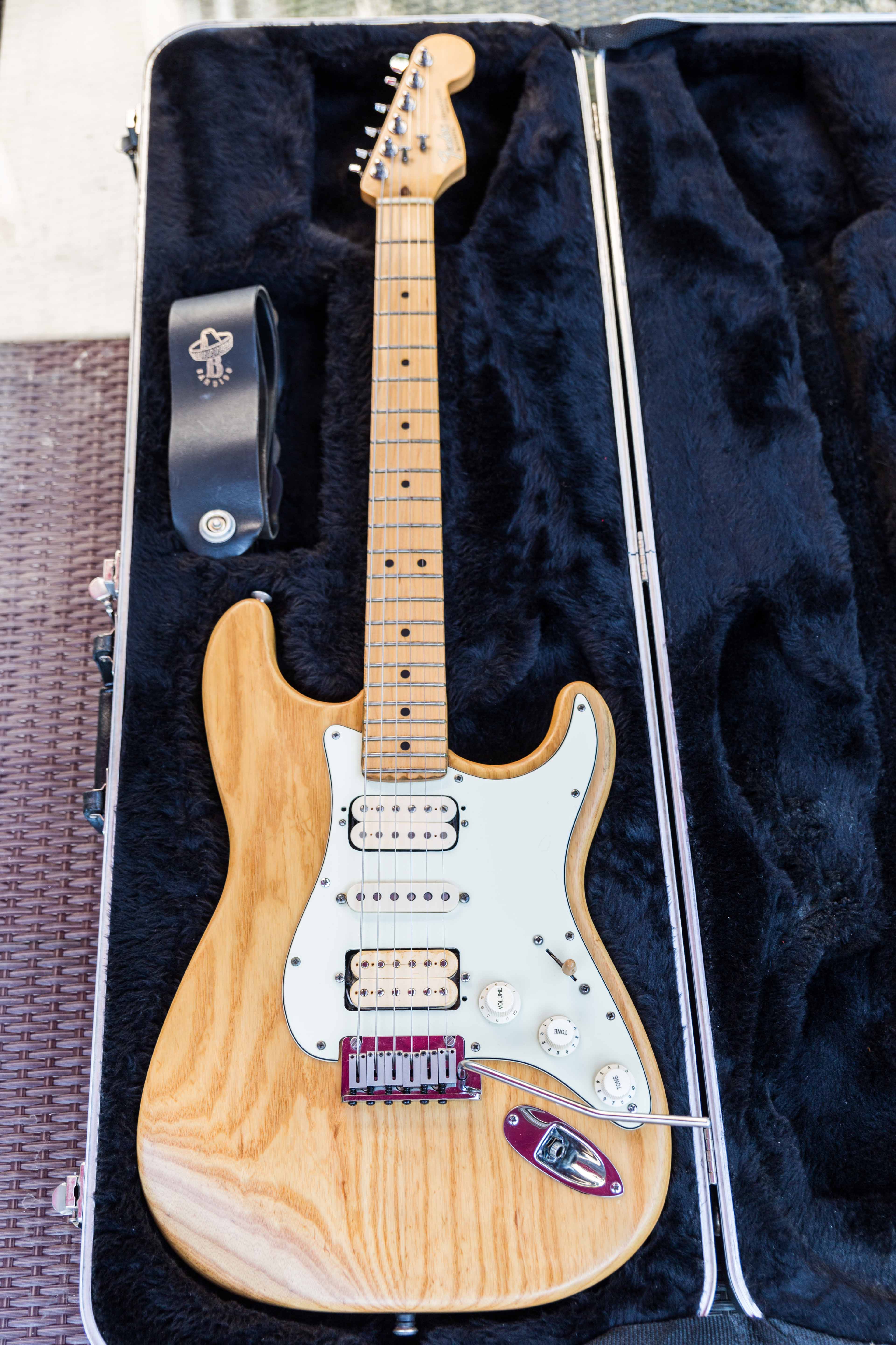 Photo Fender American Standard Stratocaster HSS Floyd Rose (1994