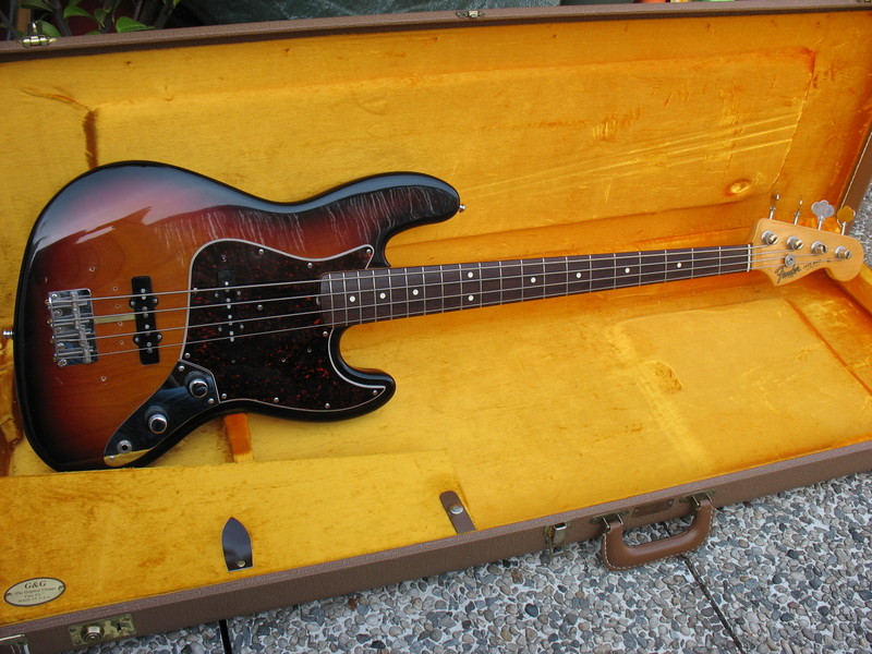 fender-american-vintage-62-jazz-bass-3-color-sunburst-rosewood-318642.jpg