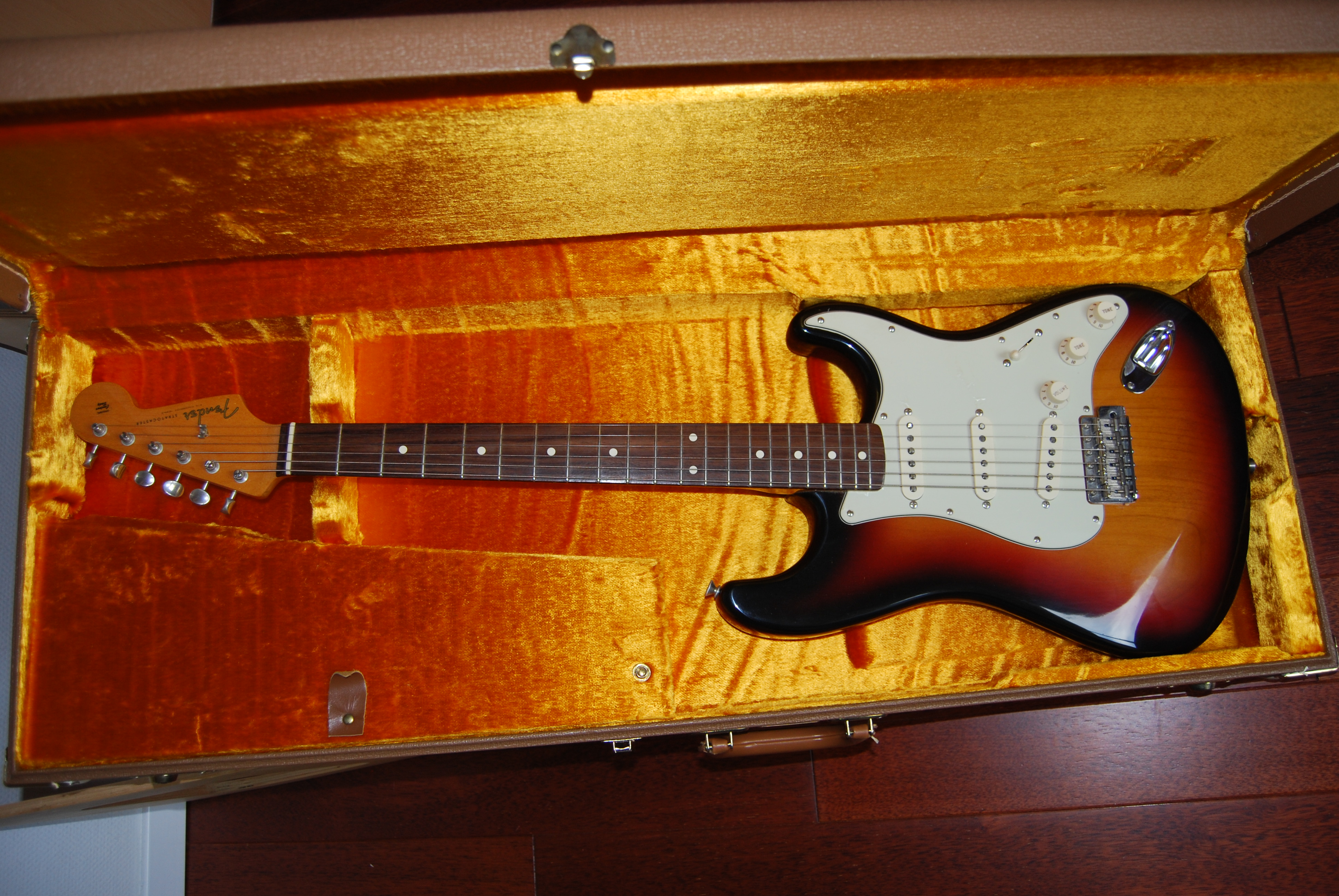Photo Fender American Vintage '62 Stratocaster Fender American Vintage '62 Stratocaster