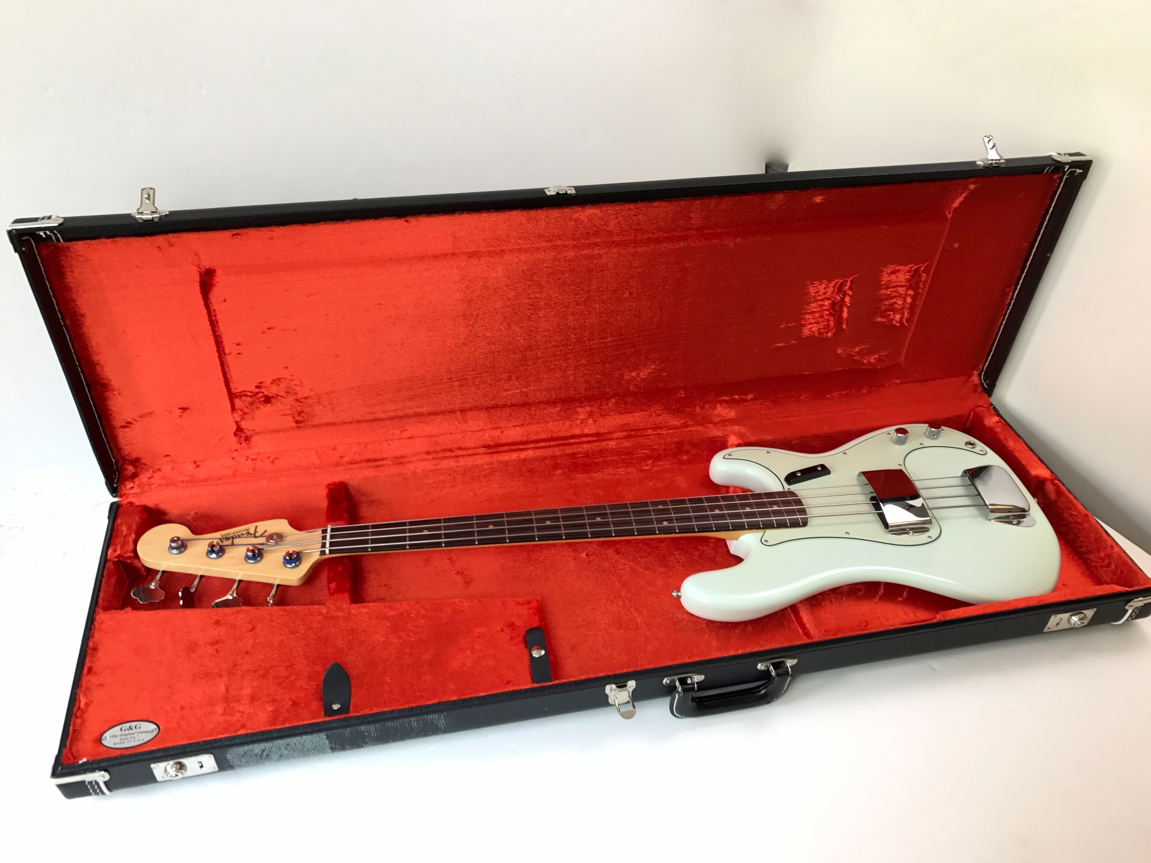 American Vintage 63 Precision Bass Fender Audiofanzine