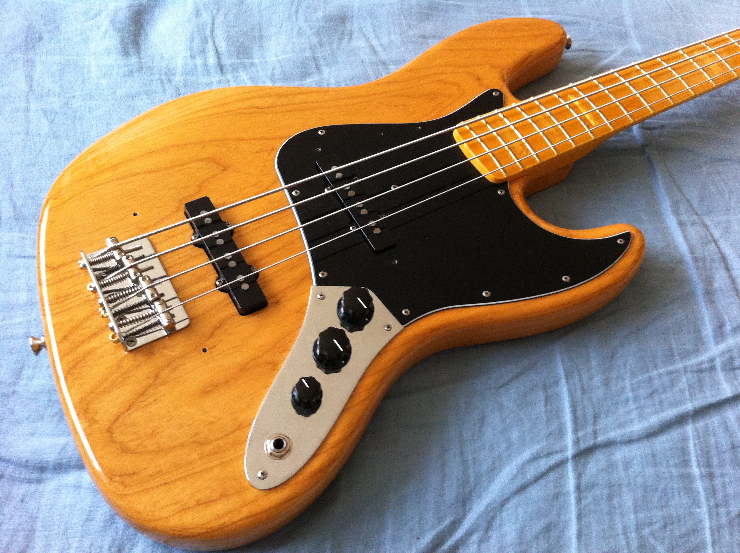 fender-american-vintage-70s-jazz-bass-image-1876113-audiofanzine